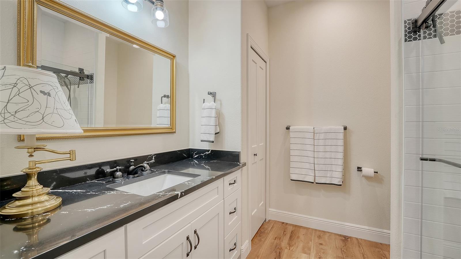 4060 PENSHURST PARK — photo 22