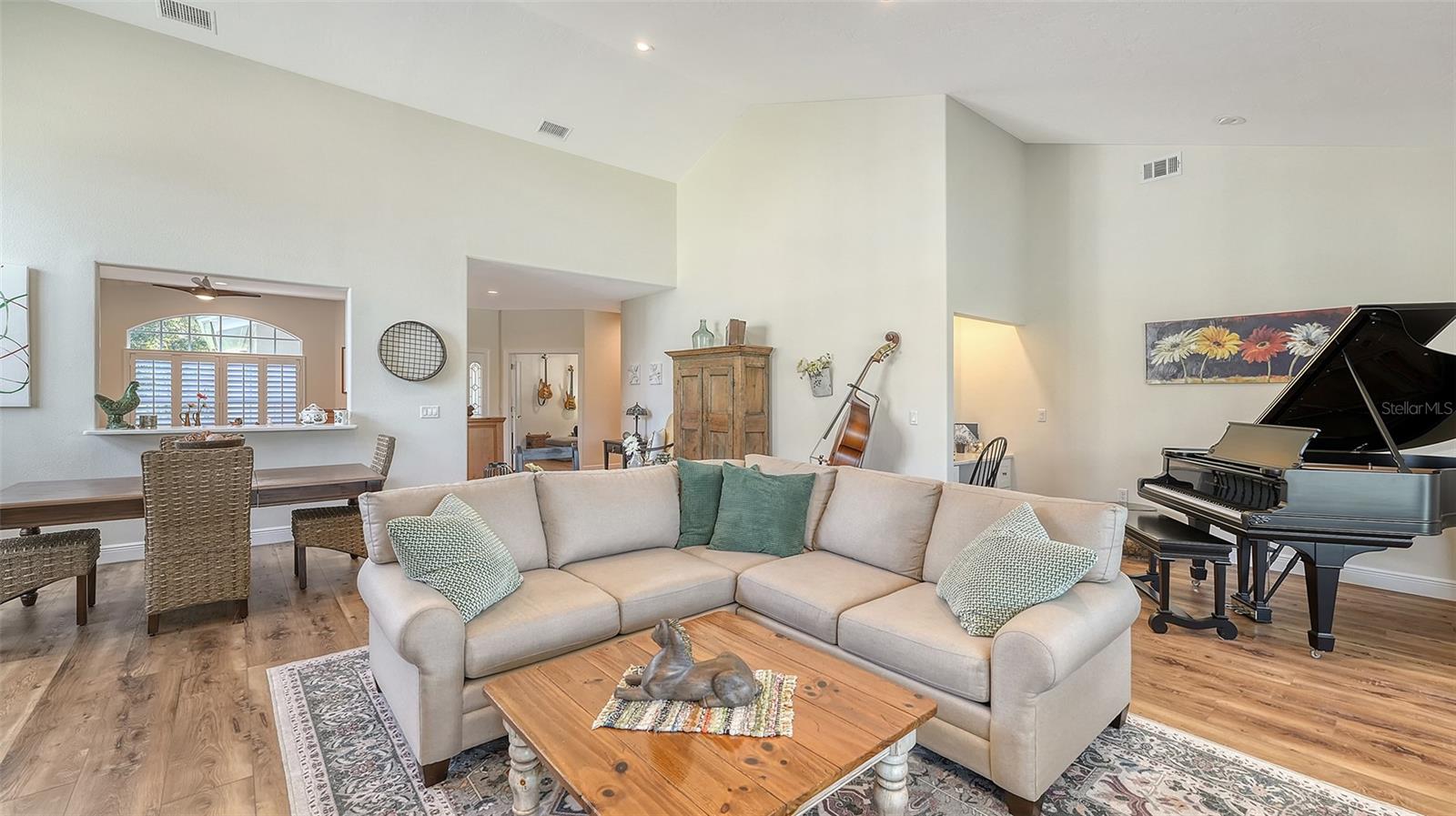 4060 PENSHURST PARK — photo 28