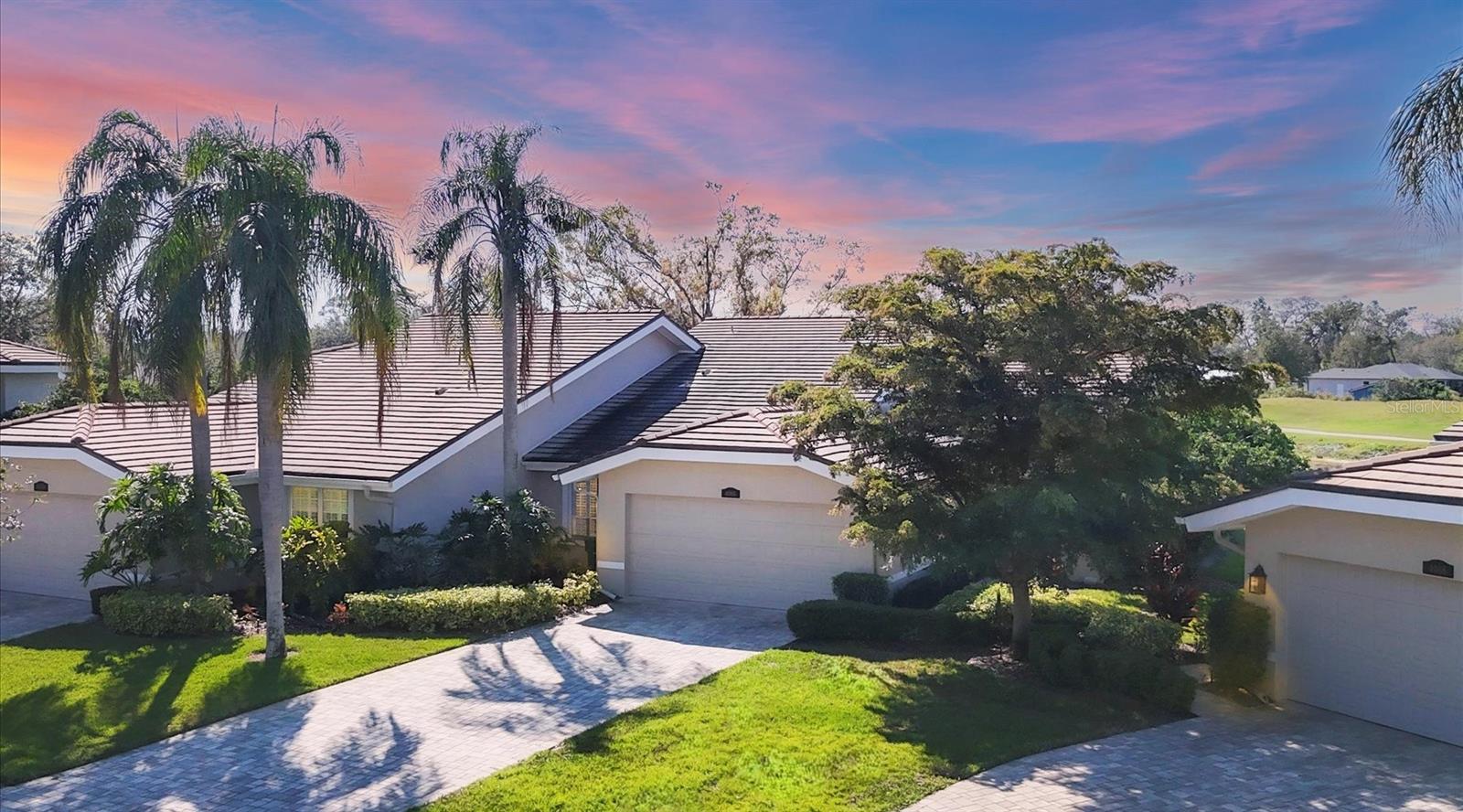 4060 PENSHURST PARK — photo 30