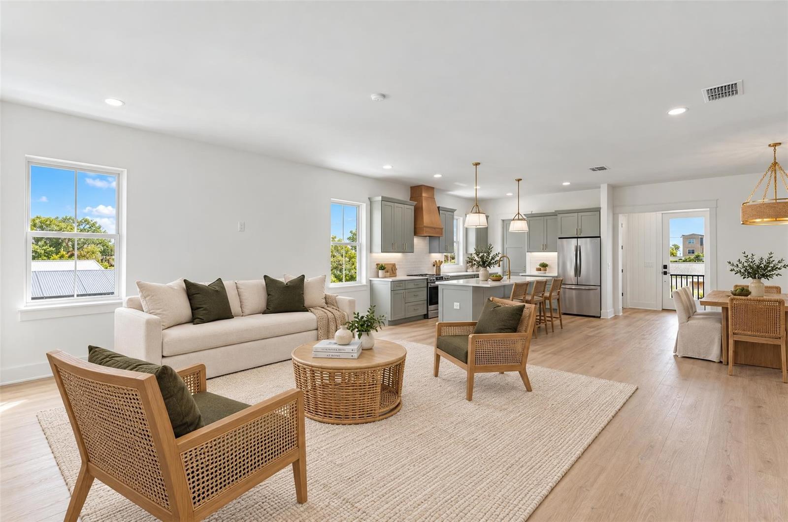 3534 OVERLOOK DR NE — photo 4