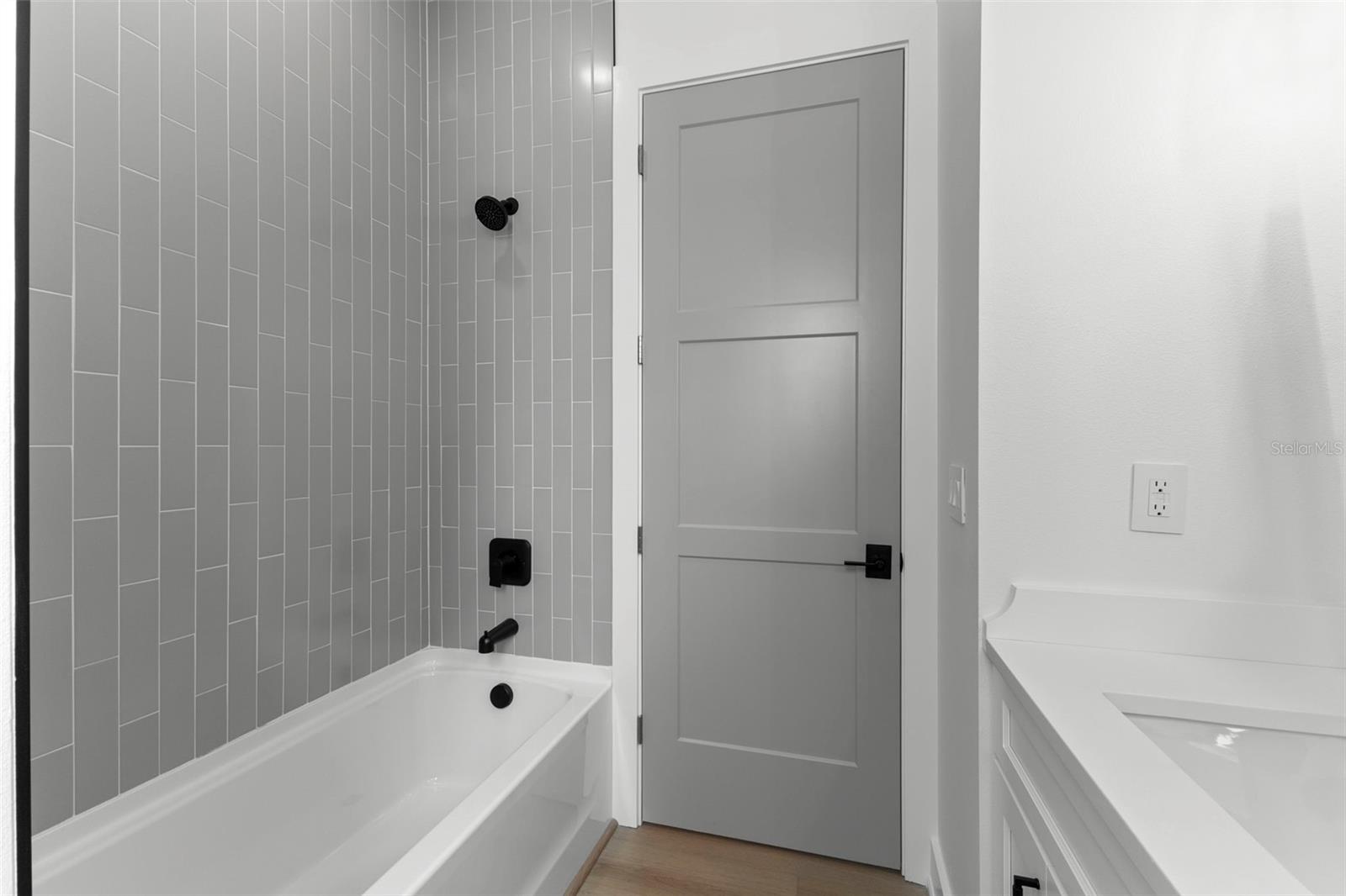 3534 OVERLOOK DR NE — photo 25