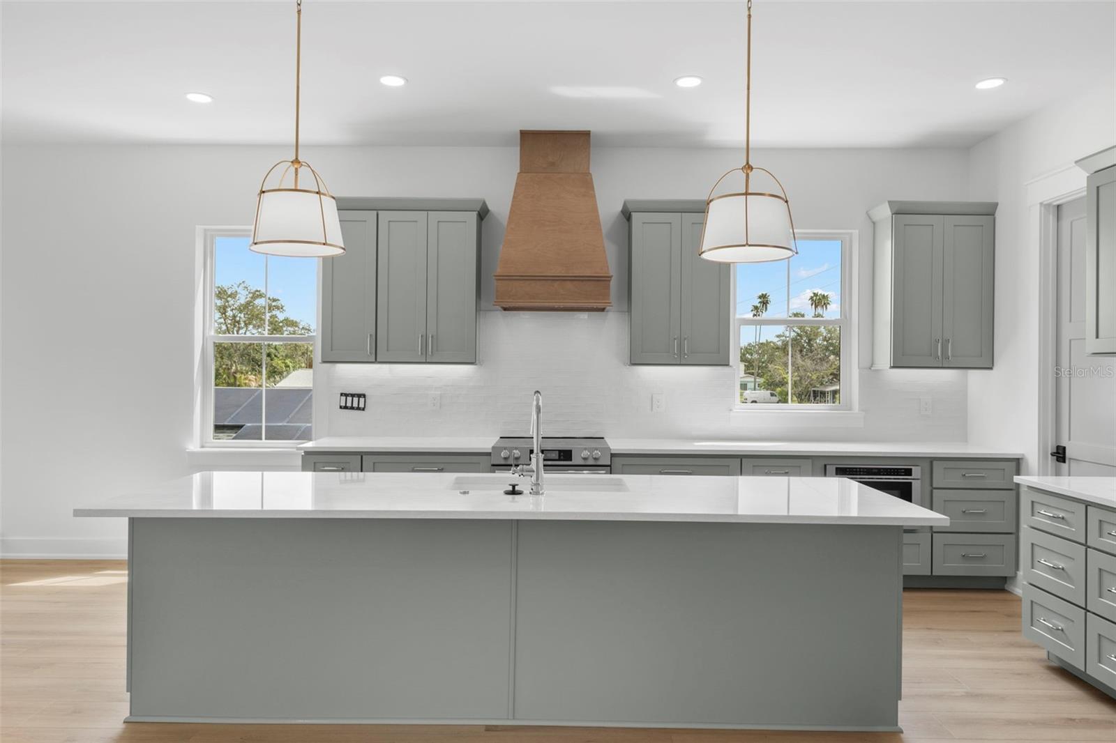3534 OVERLOOK DR NE — photo 17