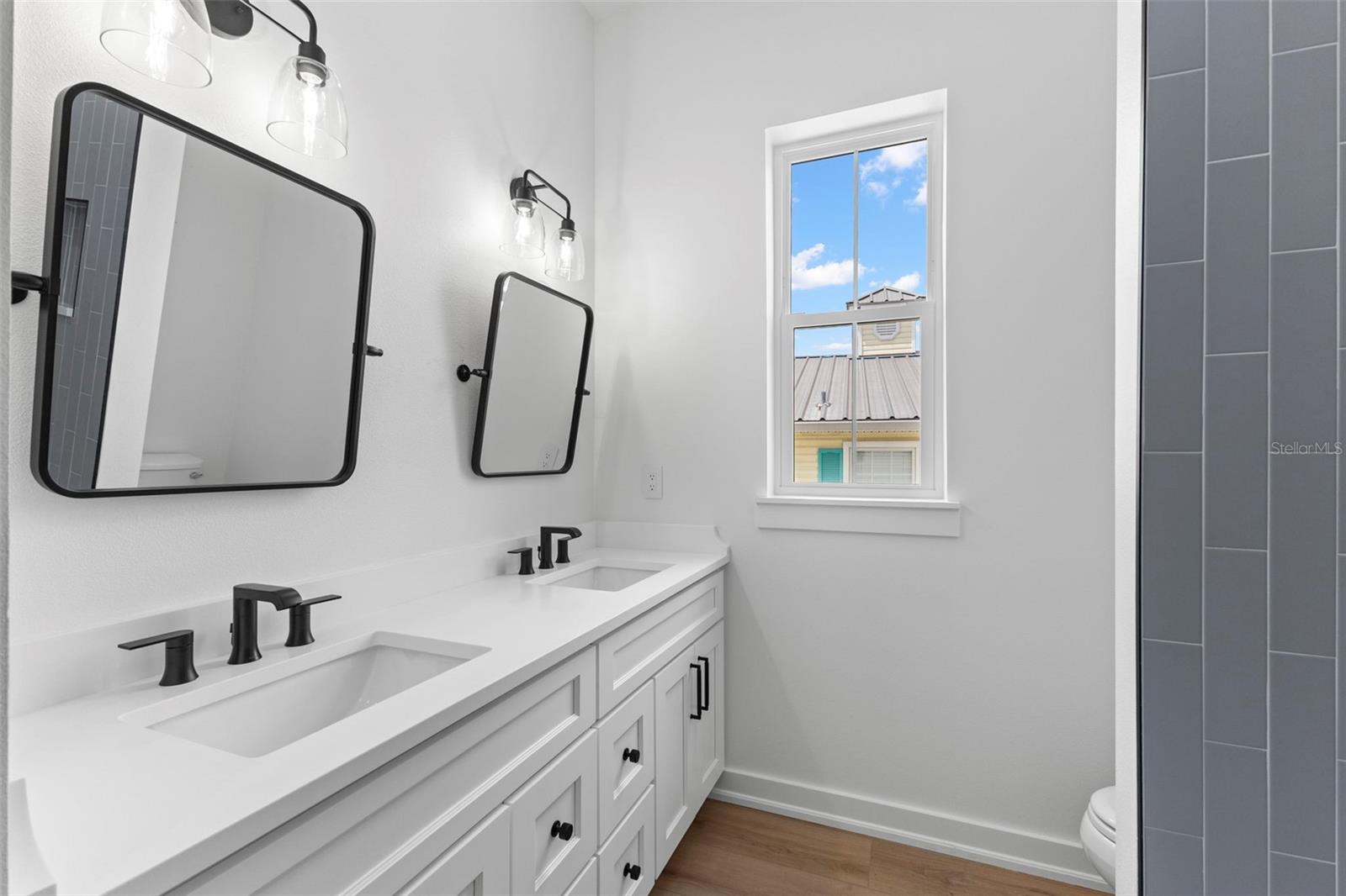 3534 OVERLOOK DR NE — photo 24