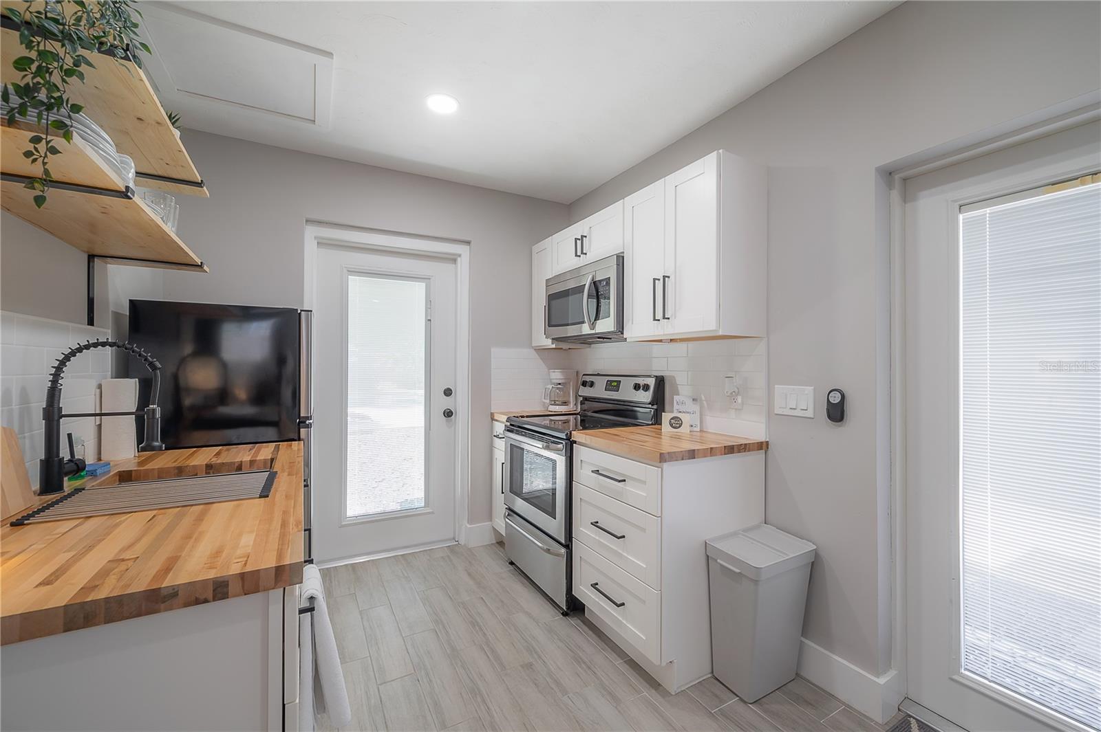2916 W COLLINS ST — photo 46