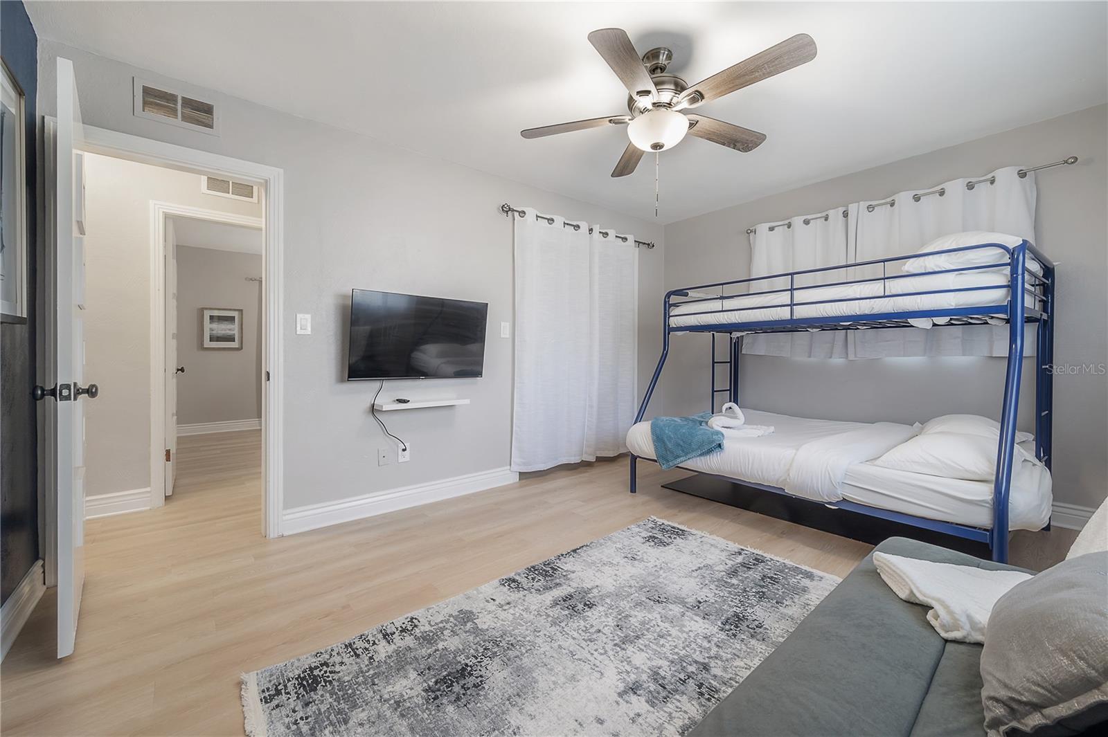 2916 W COLLINS ST — photo 12