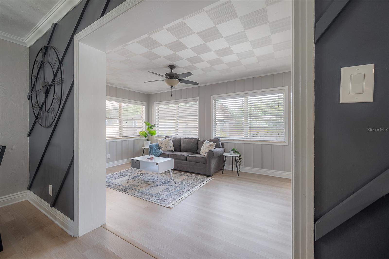 2916 W COLLINS ST — photo 21