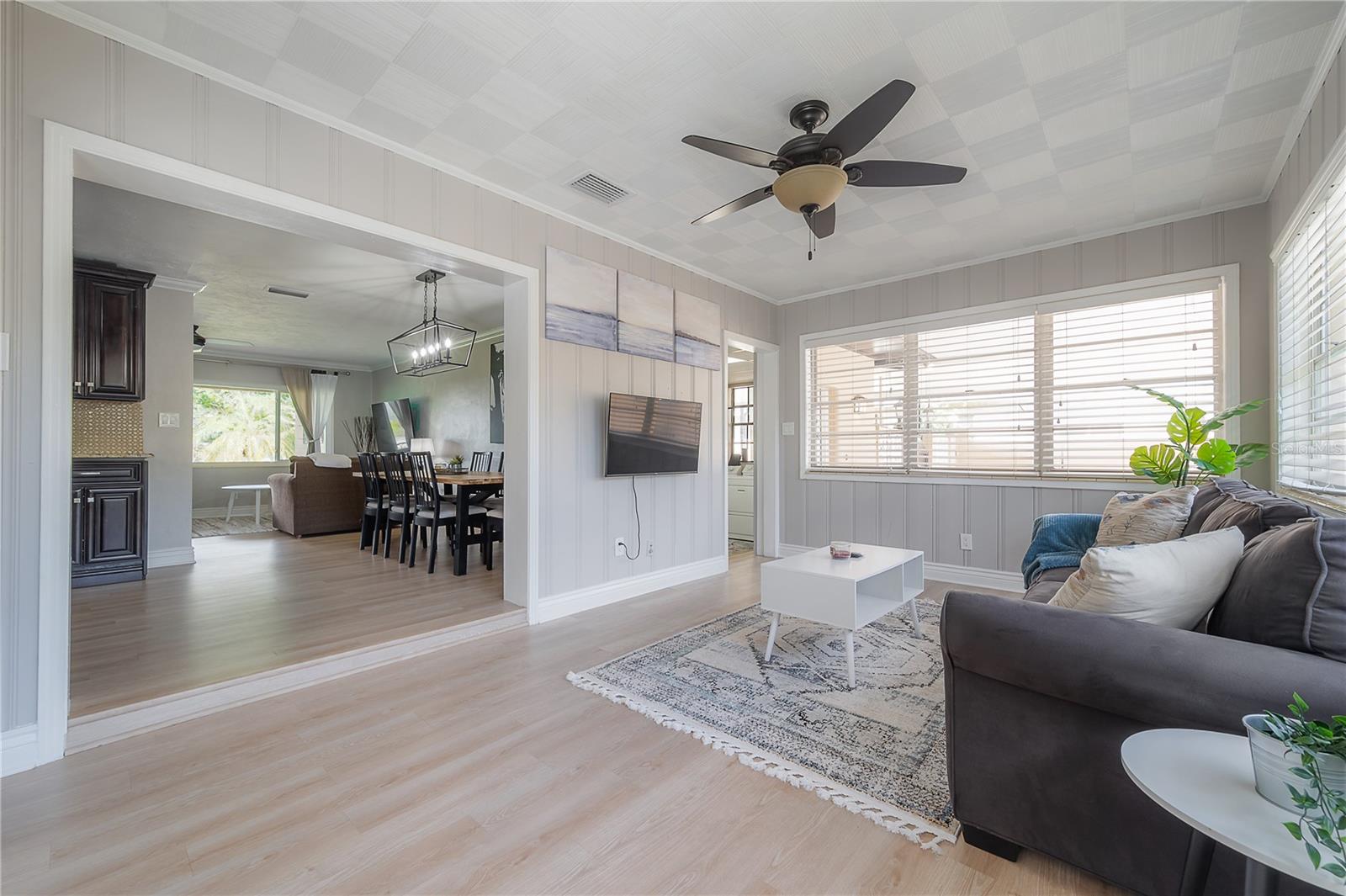 2916 W COLLINS ST — photo 26