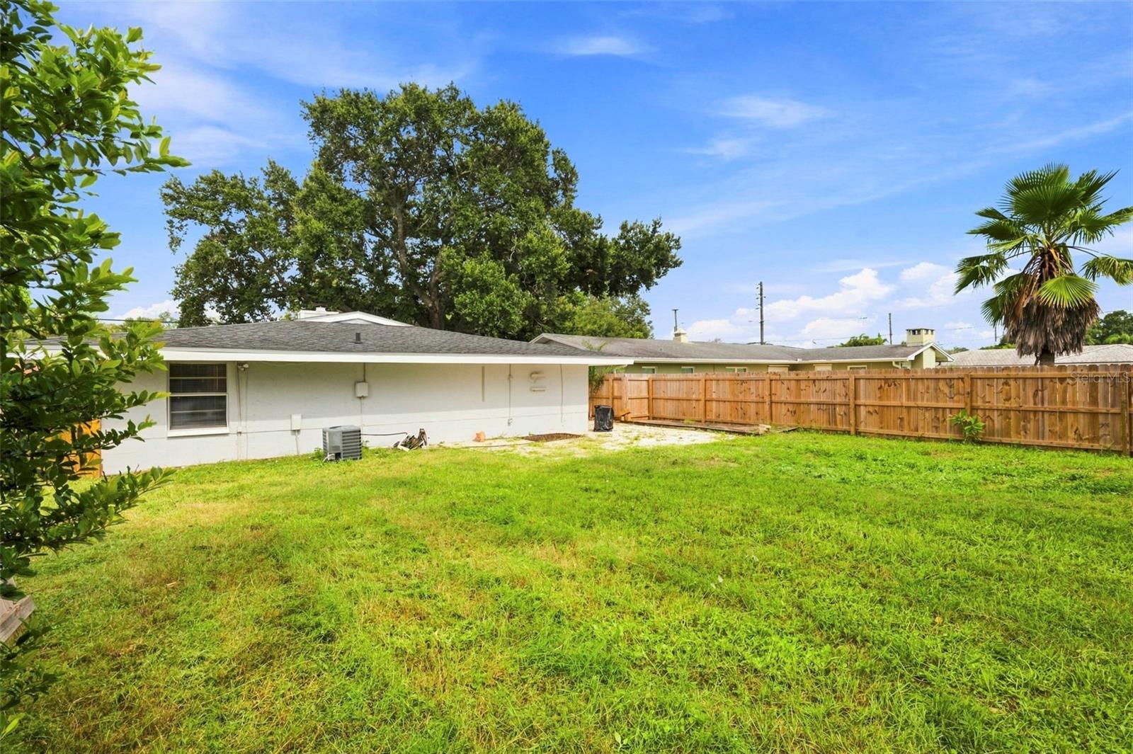 1680 PINEHURST RD — photo 37