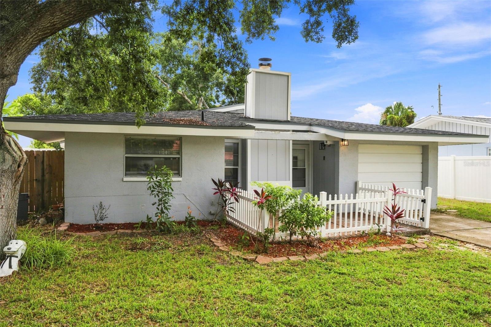 1680 PINEHURST RD — photo 3