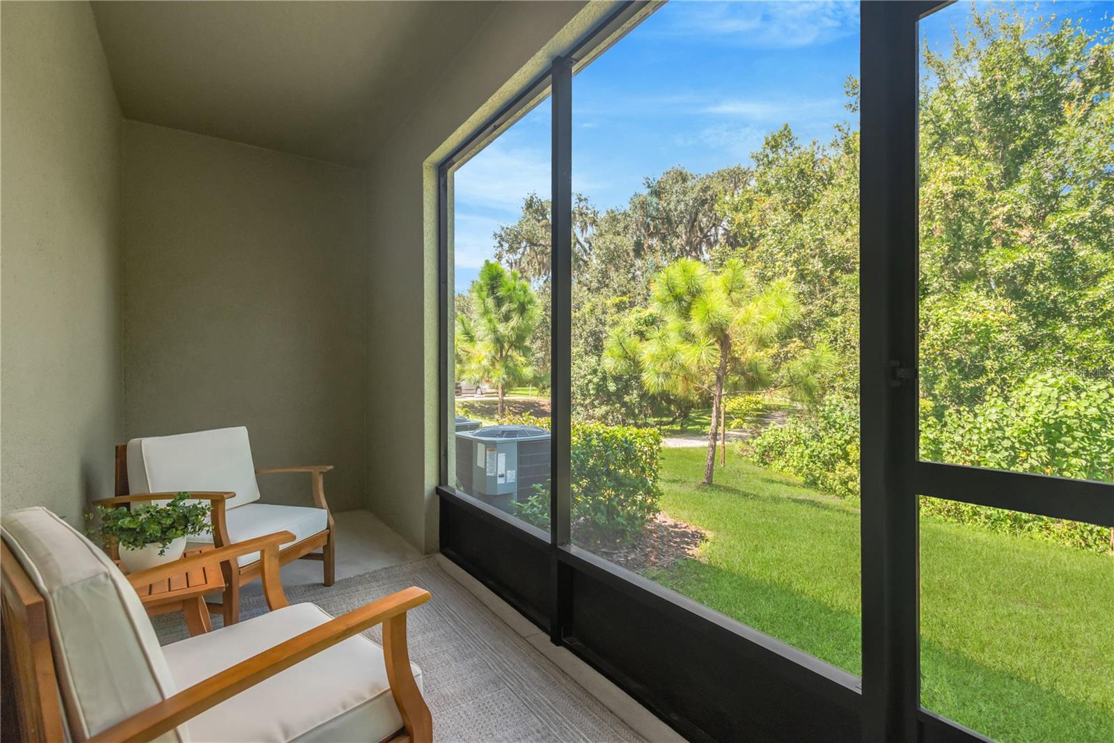6033 ACARA LN — photo 4
