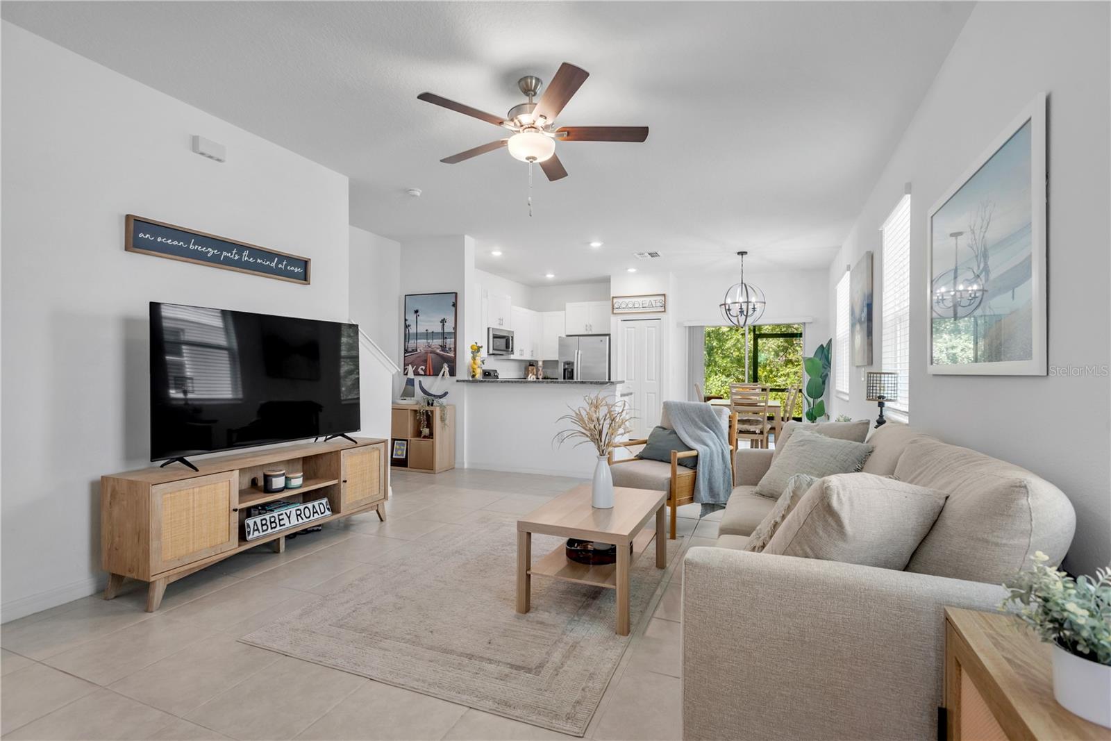 6033 ACARA LN — photo 6