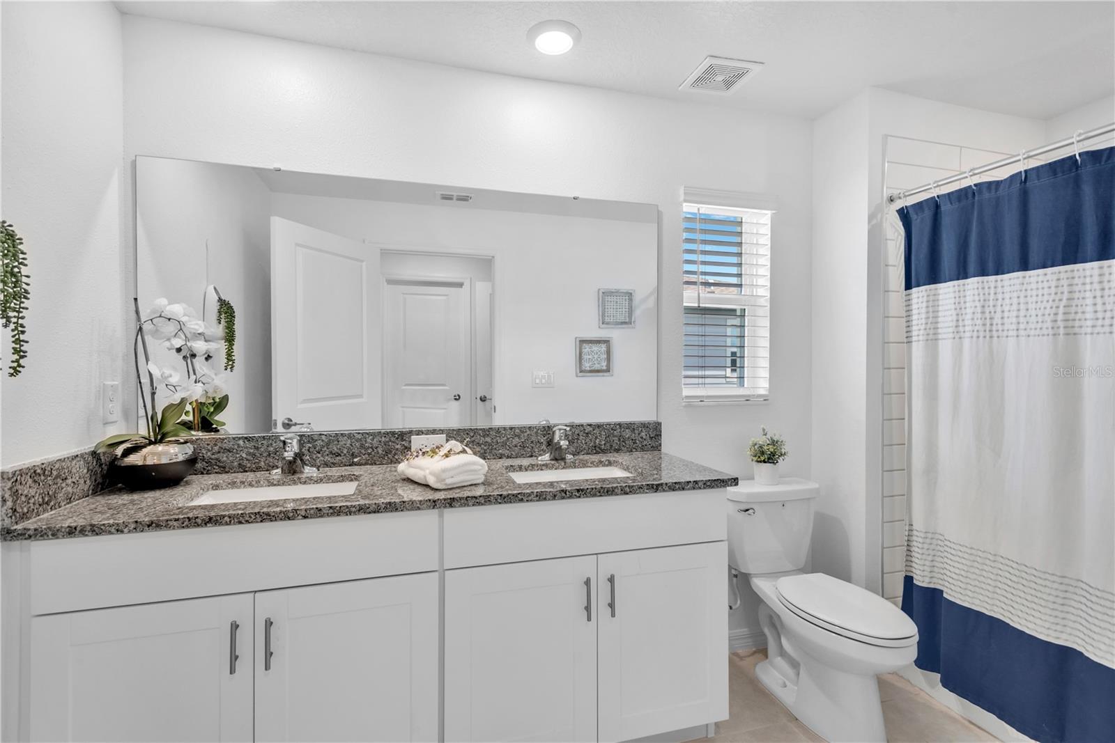 6033 ACARA LN — photo 8