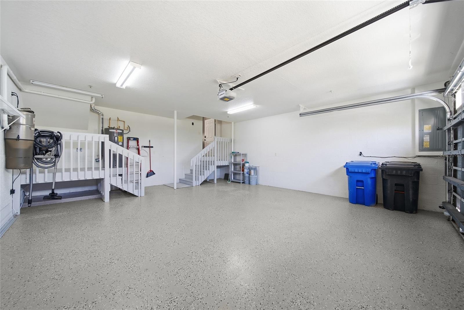 515 VILLA TREVISO CT — photo 35