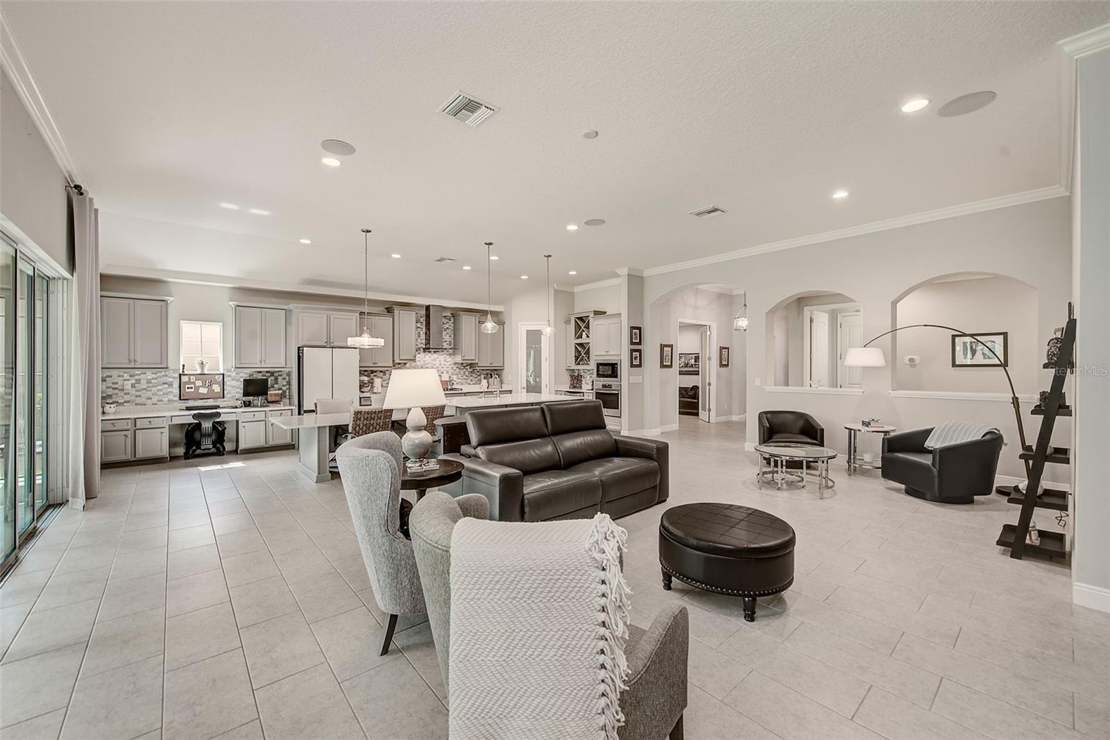6916 NEOPOLITAN CT — photo 6