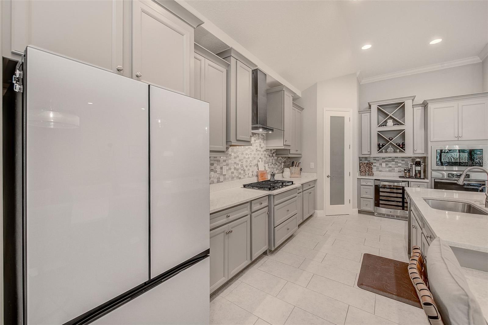 6916 NEOPOLITAN CT — photo 13