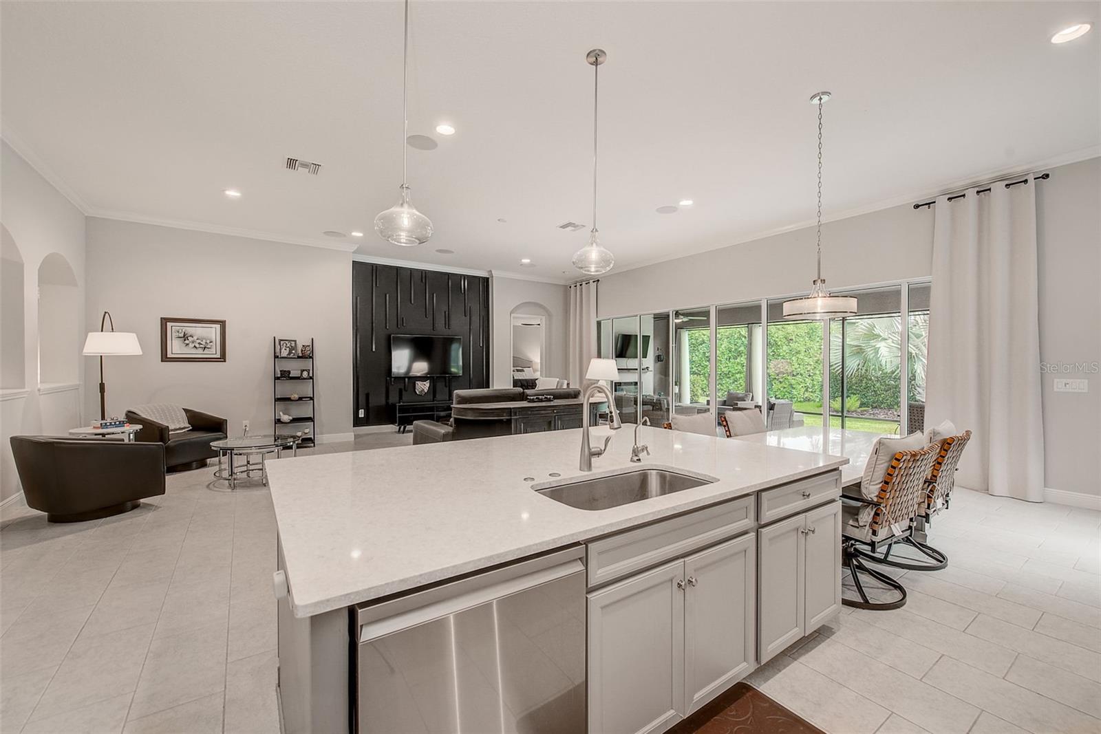 6916 NEOPOLITAN CT — photo 14