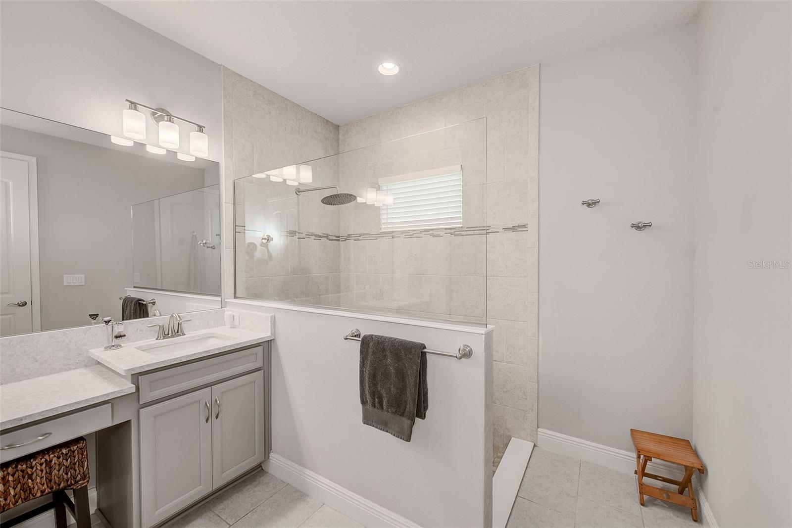 6916 NEOPOLITAN CT — photo 21