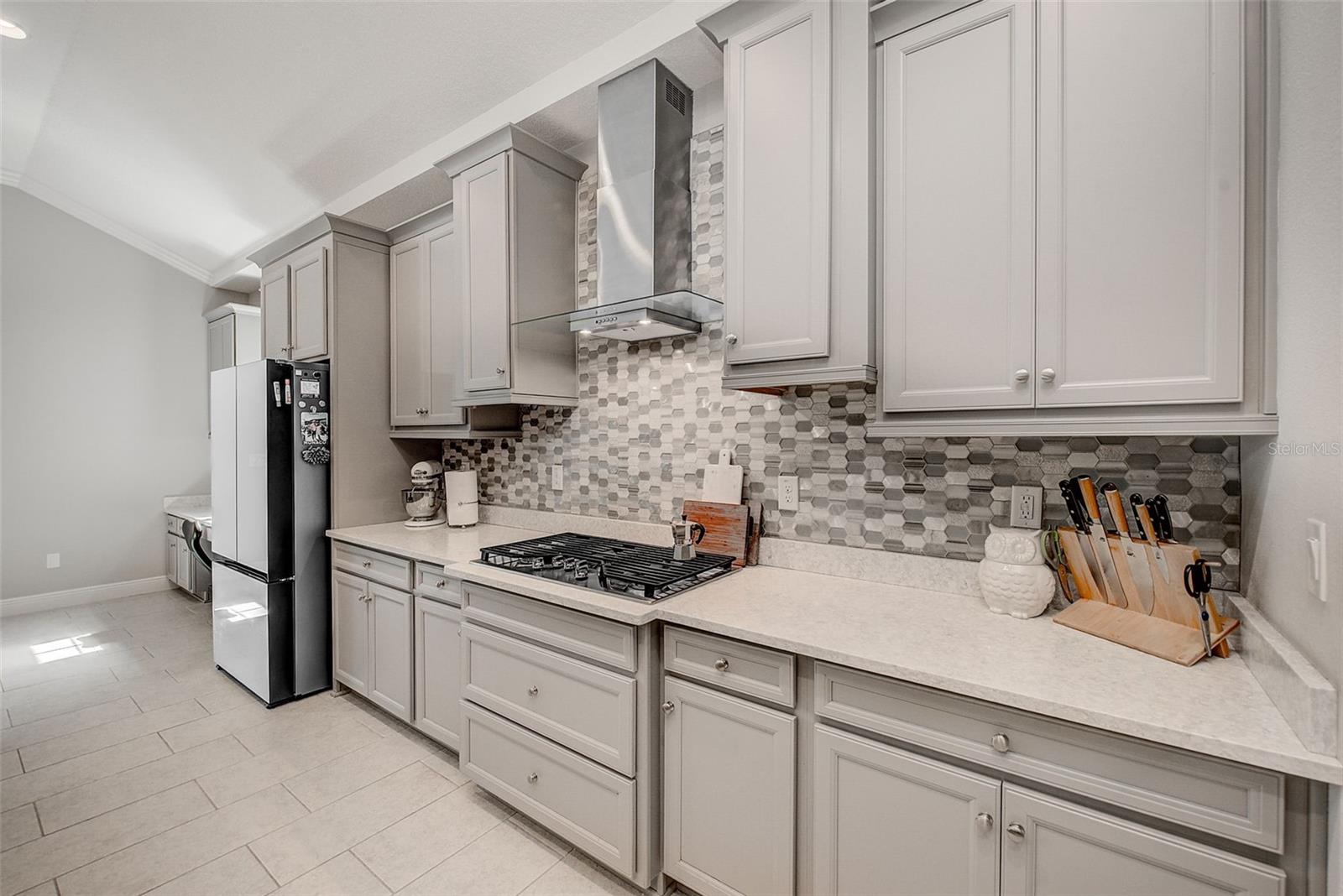 6916 NEOPOLITAN CT — photo 15