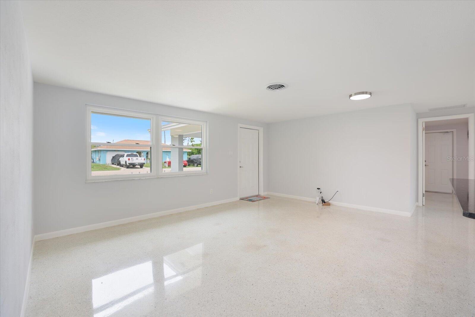3485 ROSLYN RD — photo 9