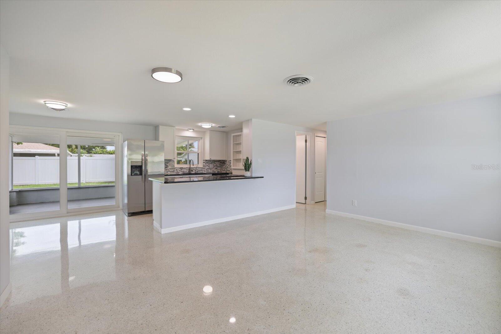 3485 ROSLYN RD — photo 3