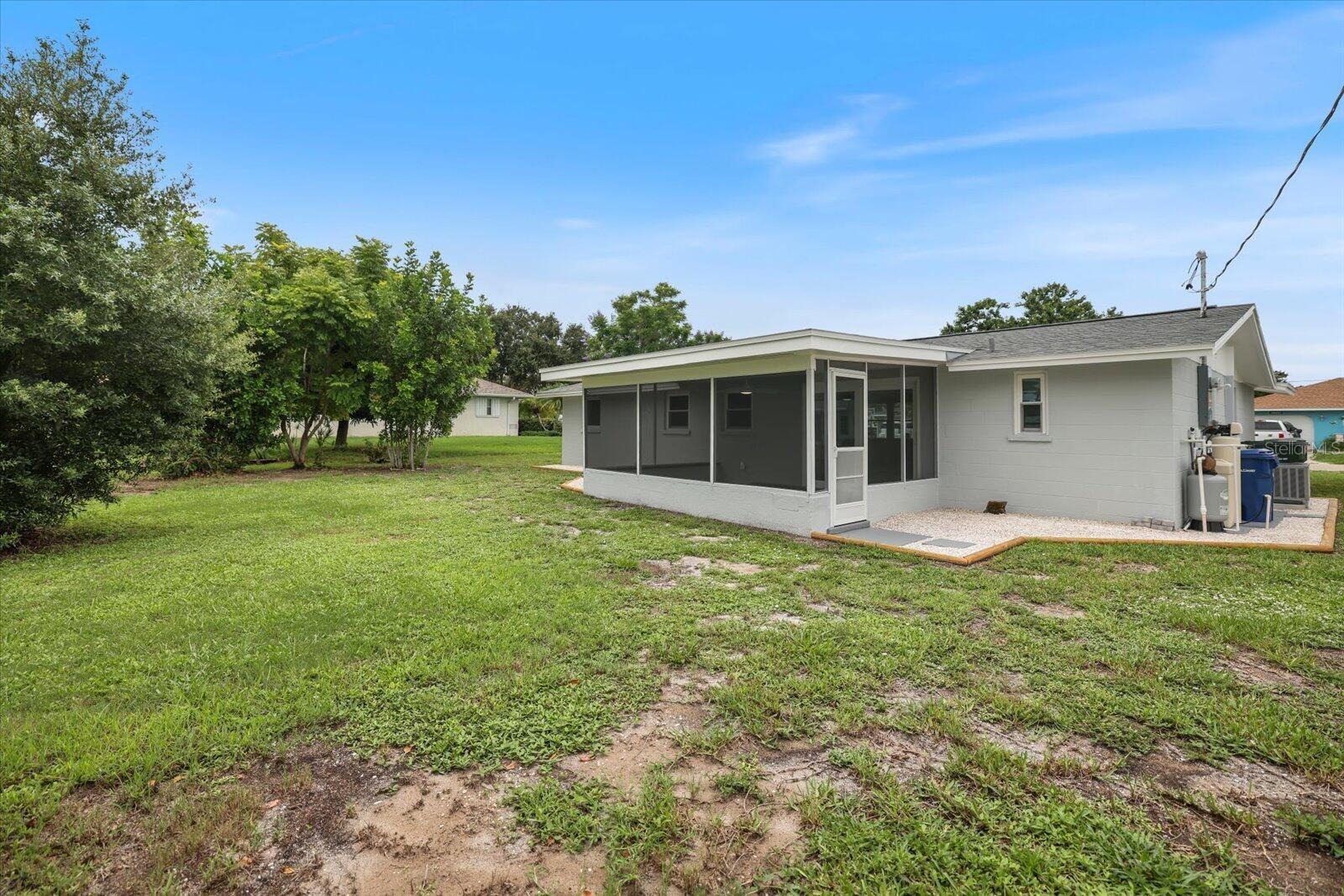 3485 ROSLYN RD — photo 24