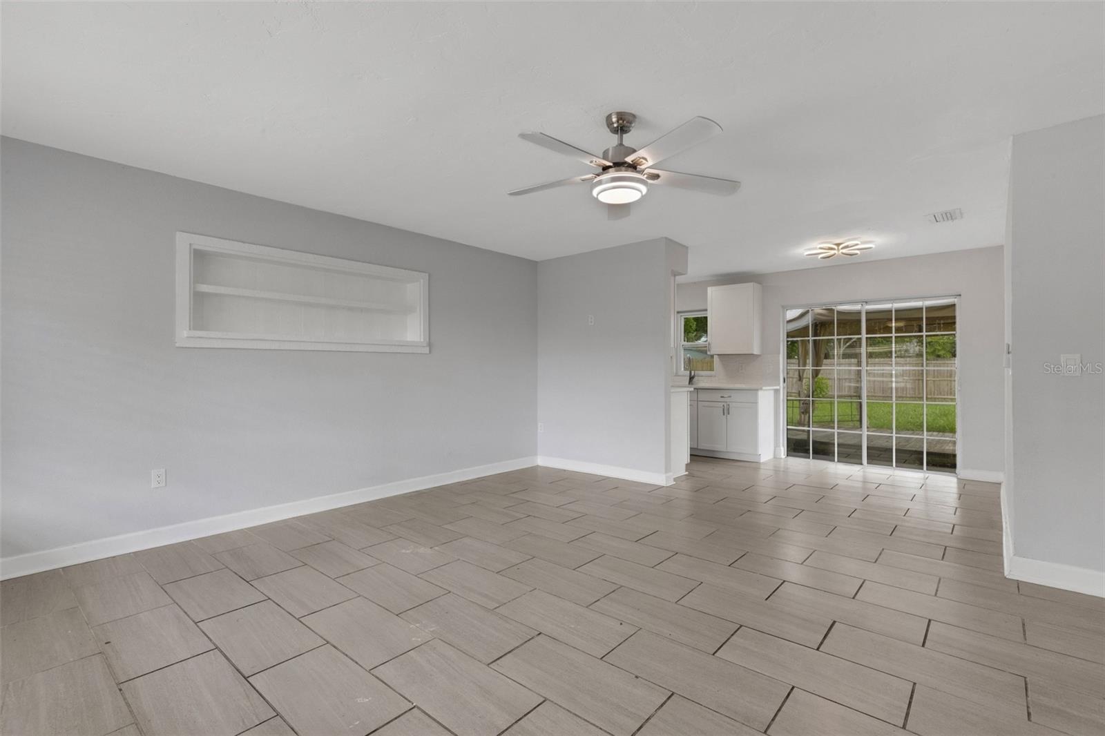 2522 STRATFORD DR — photo 8