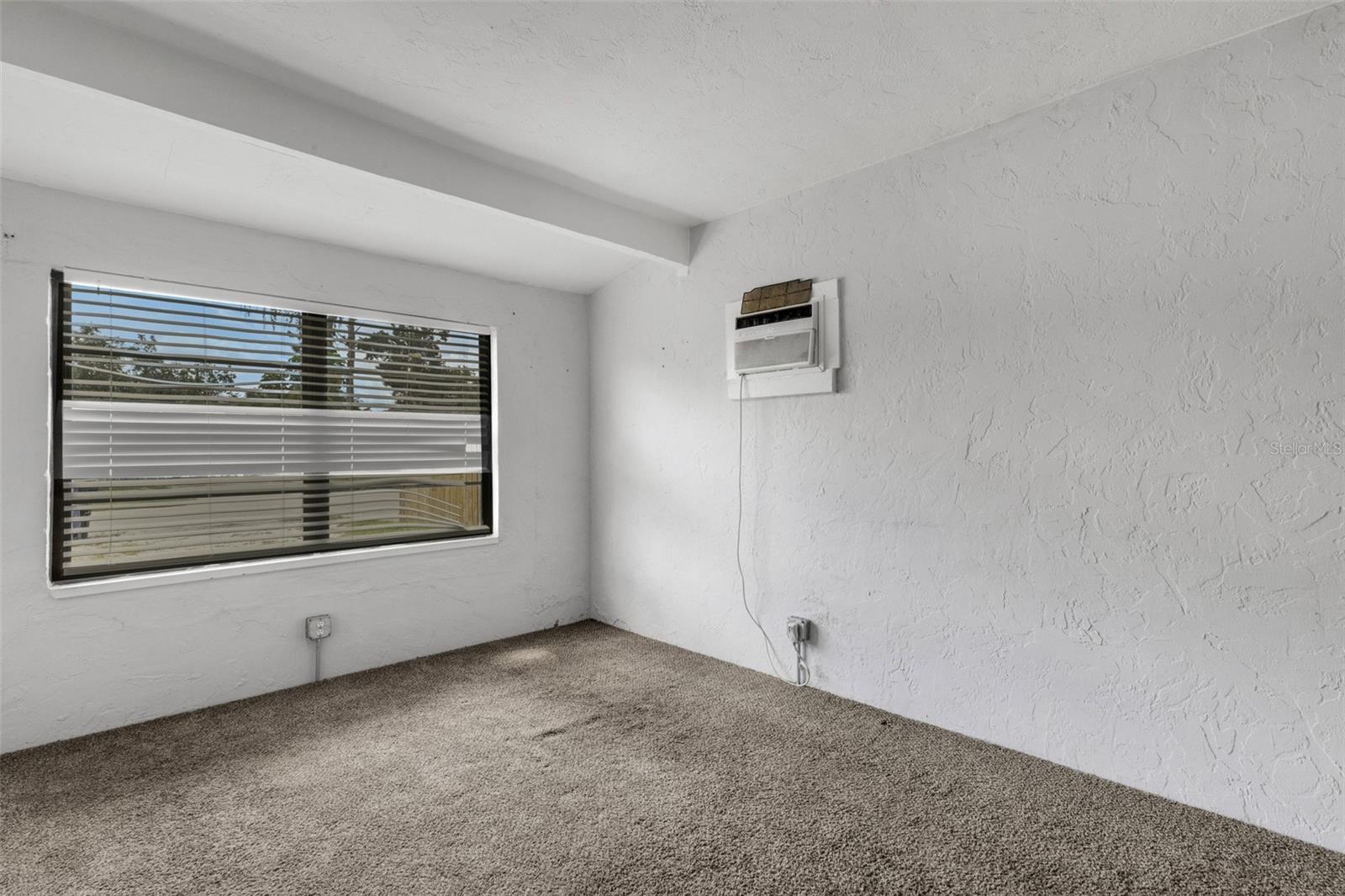 2522 STRATFORD DR — photo 20