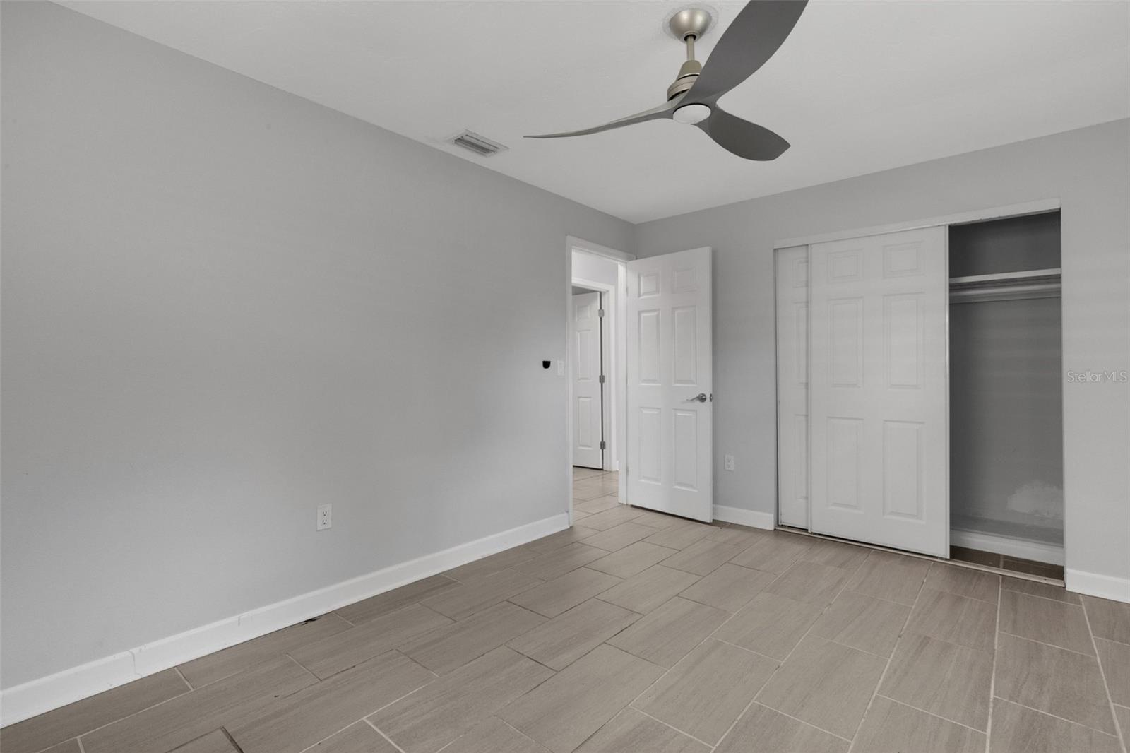 2522 STRATFORD DR — photo 27