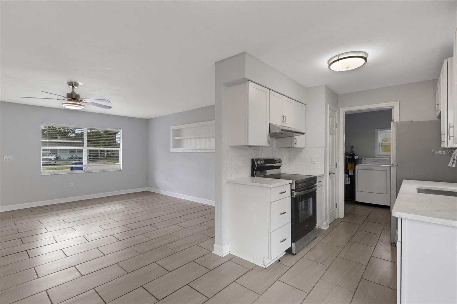 2522 STRATFORD DR — photo 12
