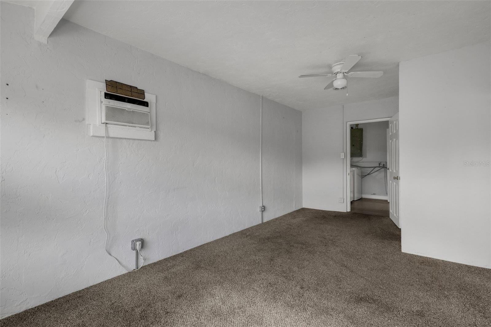 2522 STRATFORD DR — photo 22