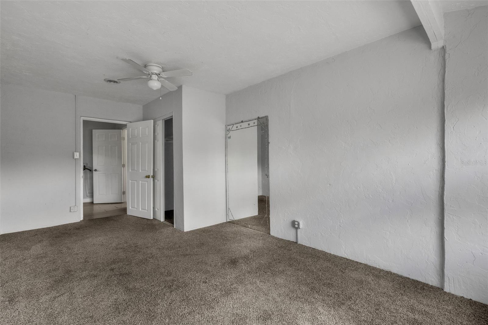 2522 STRATFORD DR — photo 21