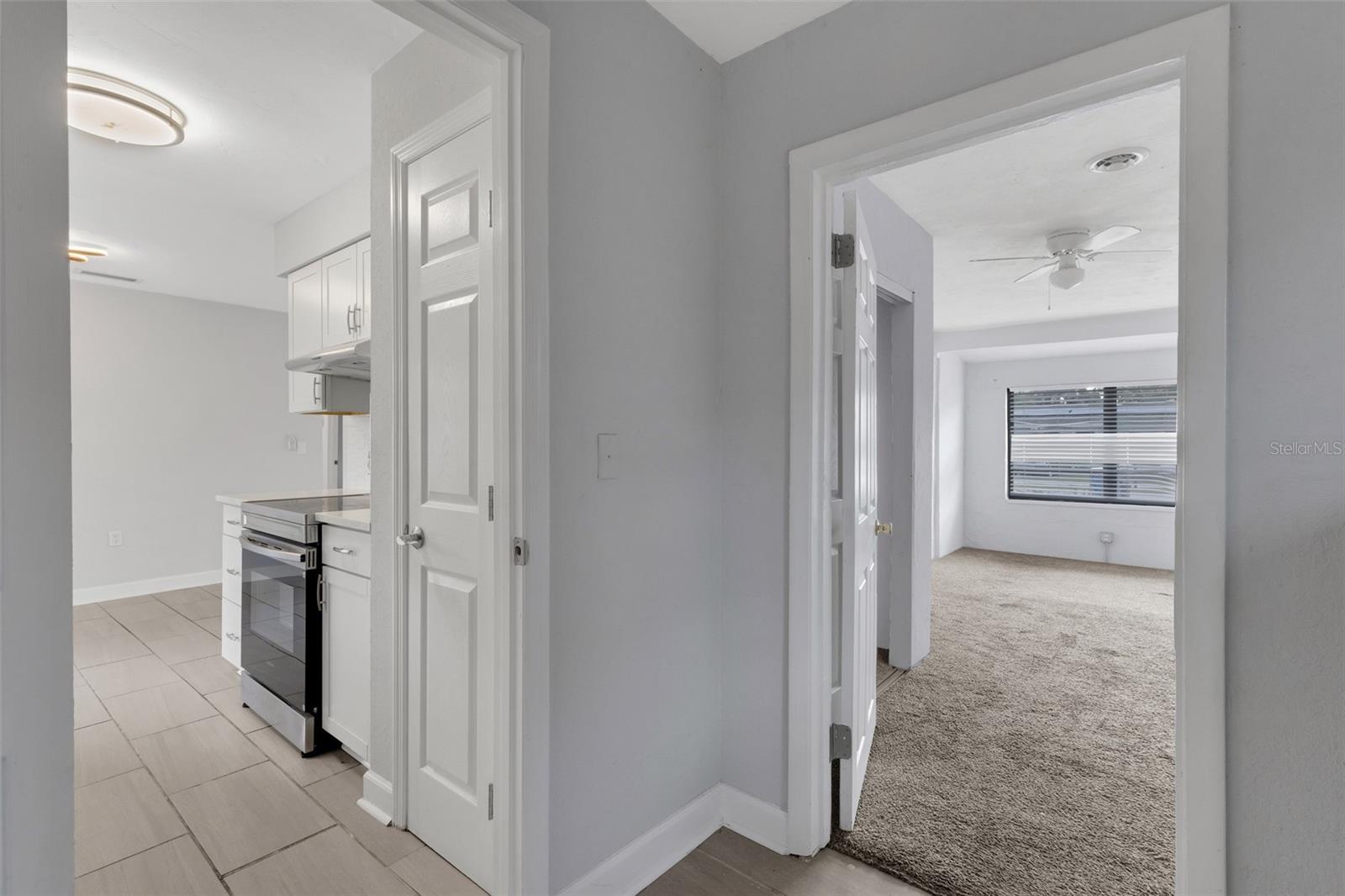 2522 STRATFORD DR — photo 18