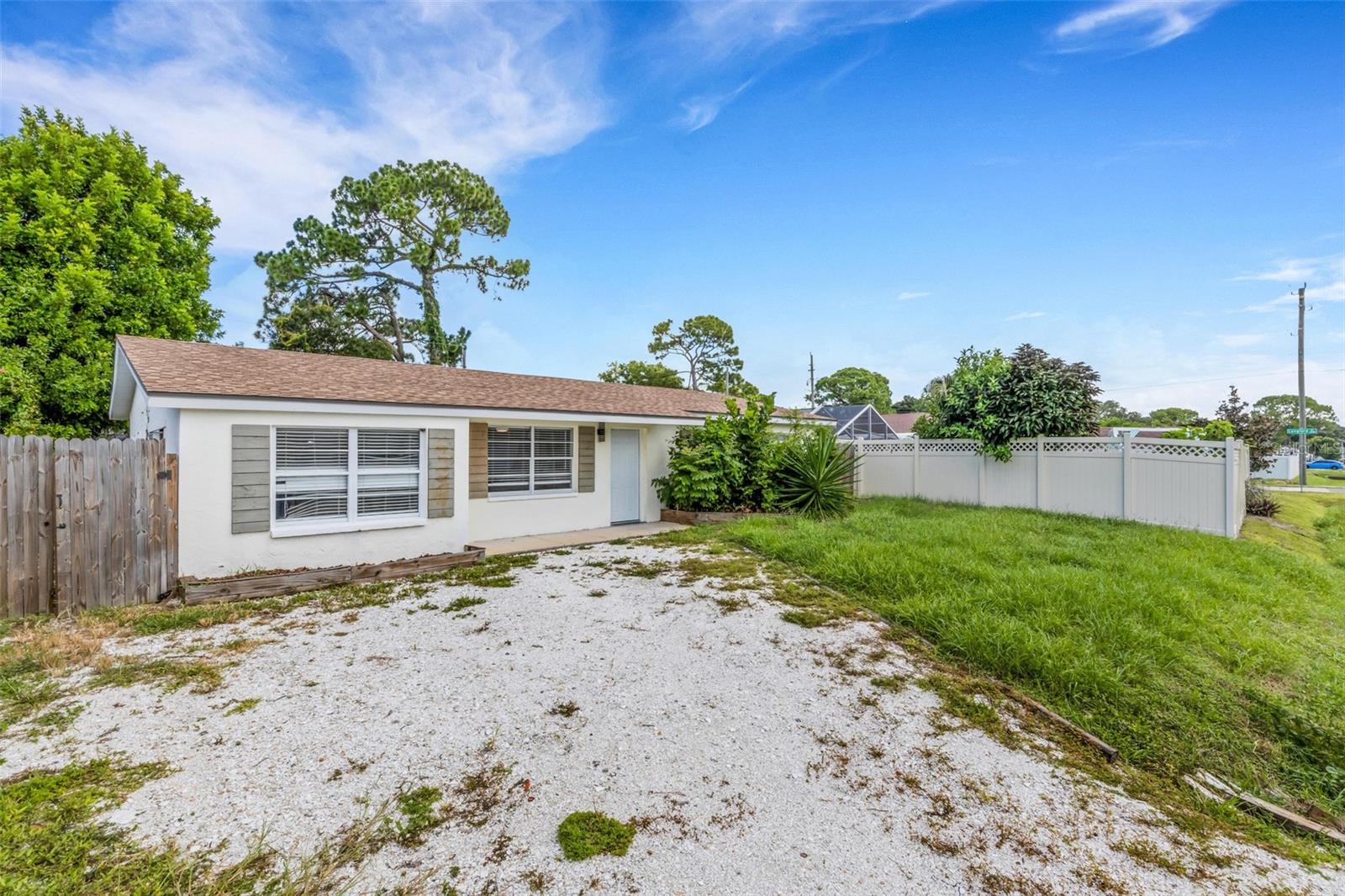 2522 STRATFORD DR — photo 4