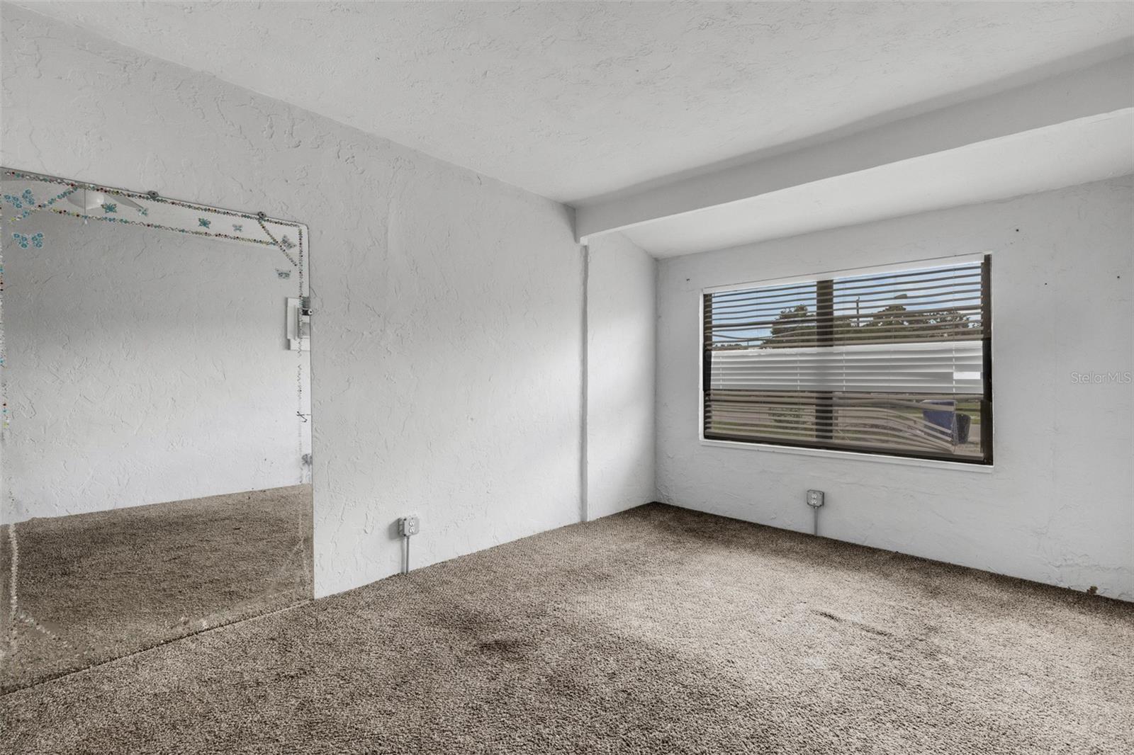 2522 STRATFORD DR — photo 19