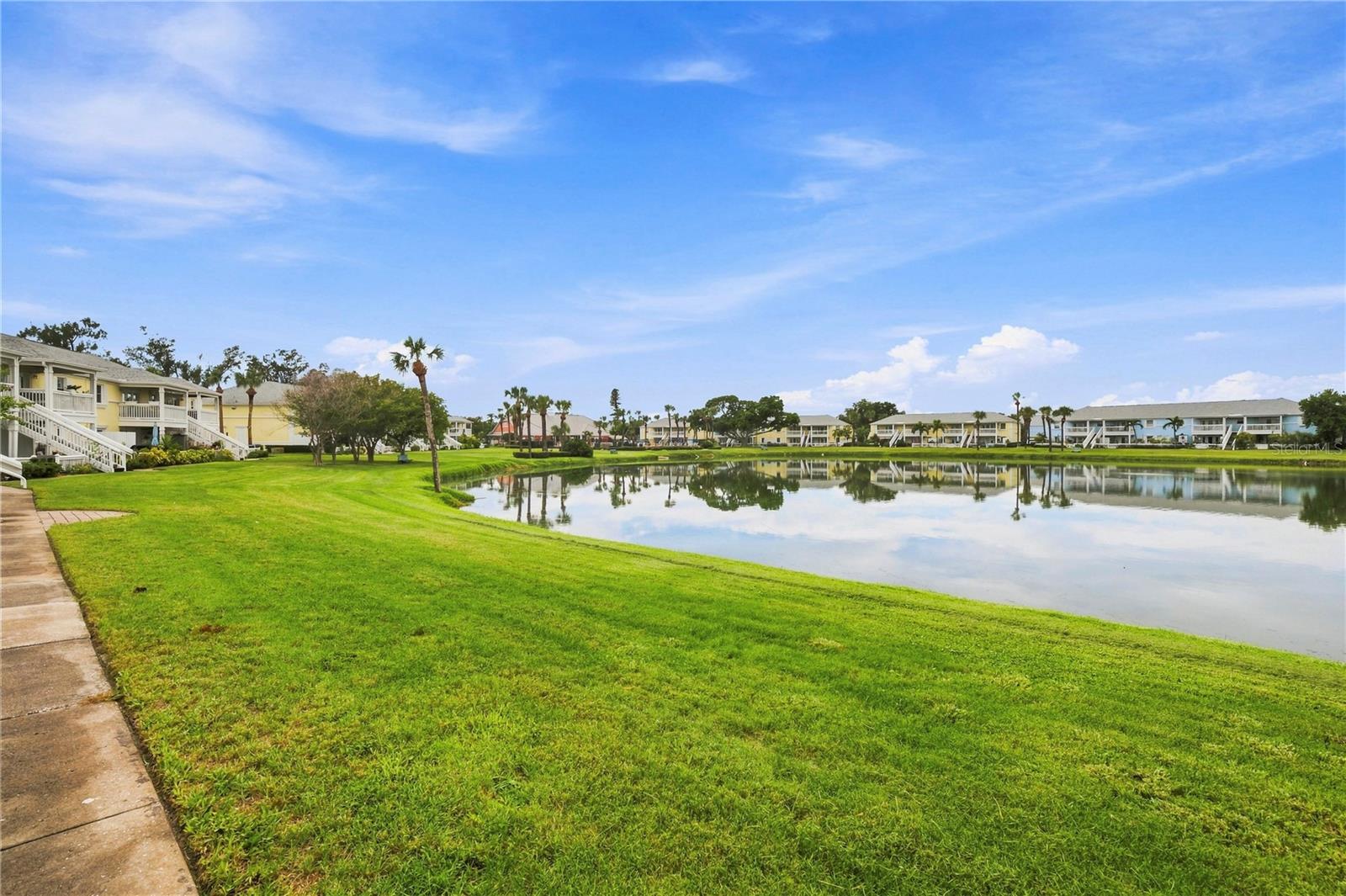 151 SEAHORSE DR SE #B — photo 33