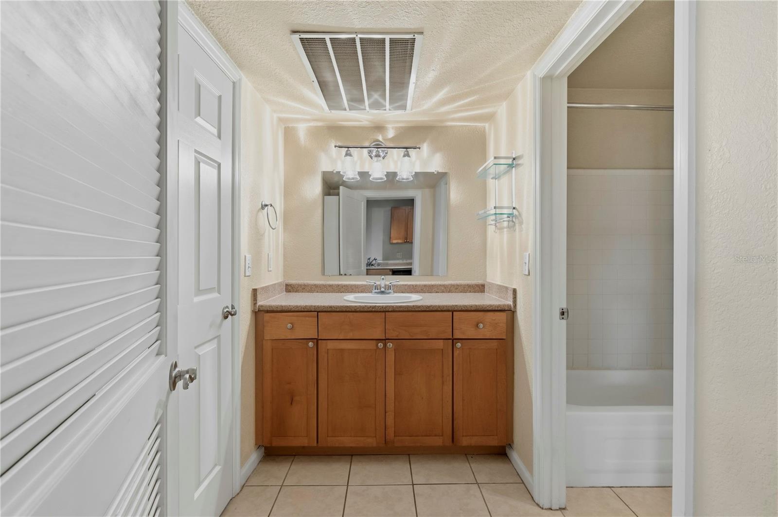 151 SEAHORSE DR SE #B — photo 22