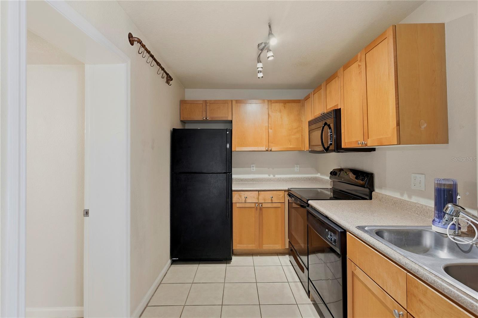 151 SEAHORSE DR SE #B — photo 9