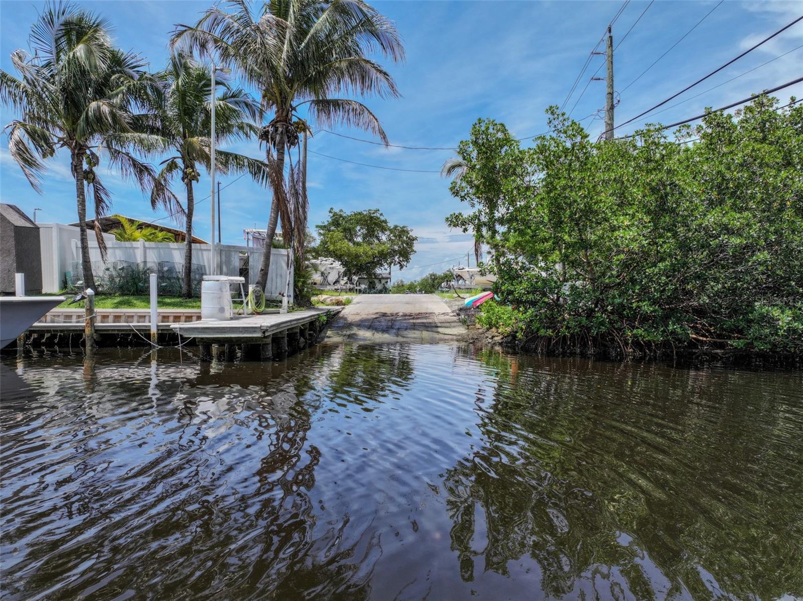 6817 BAYSHORE RD — photo 26