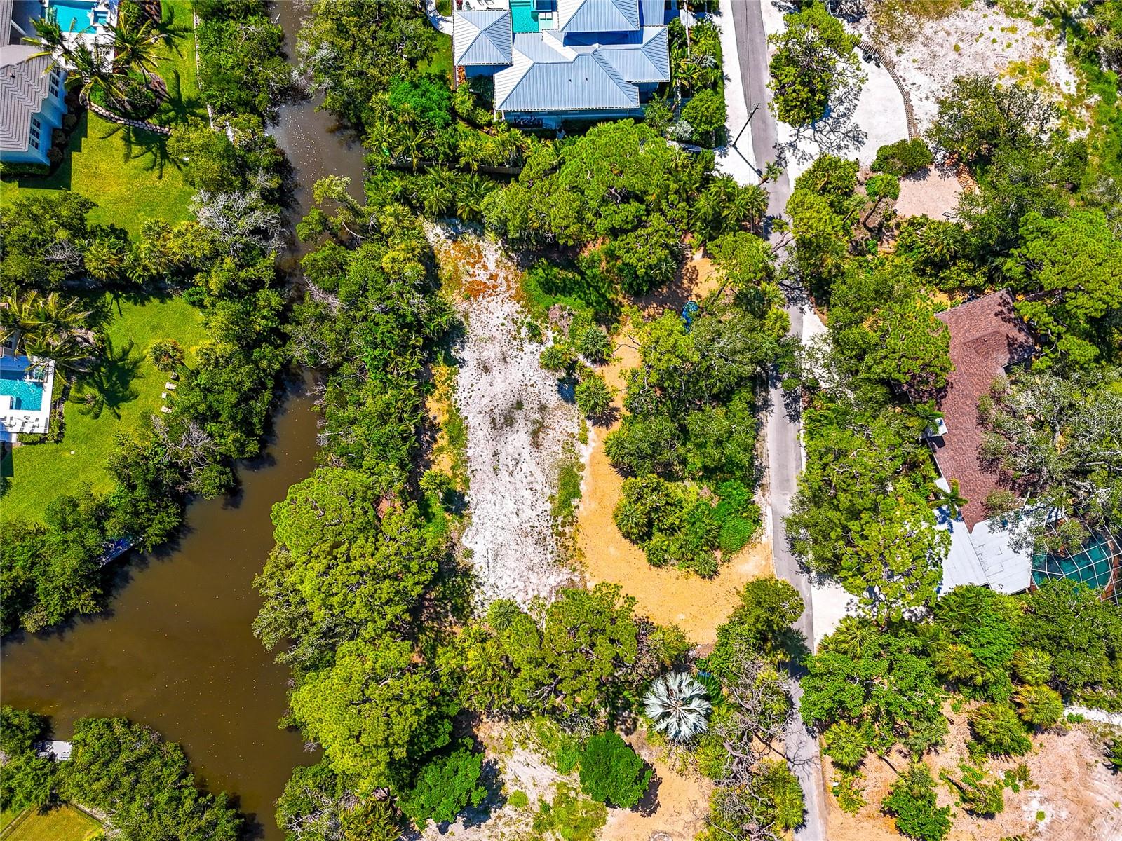 7233 PINE NEEDLE RD — photo 16