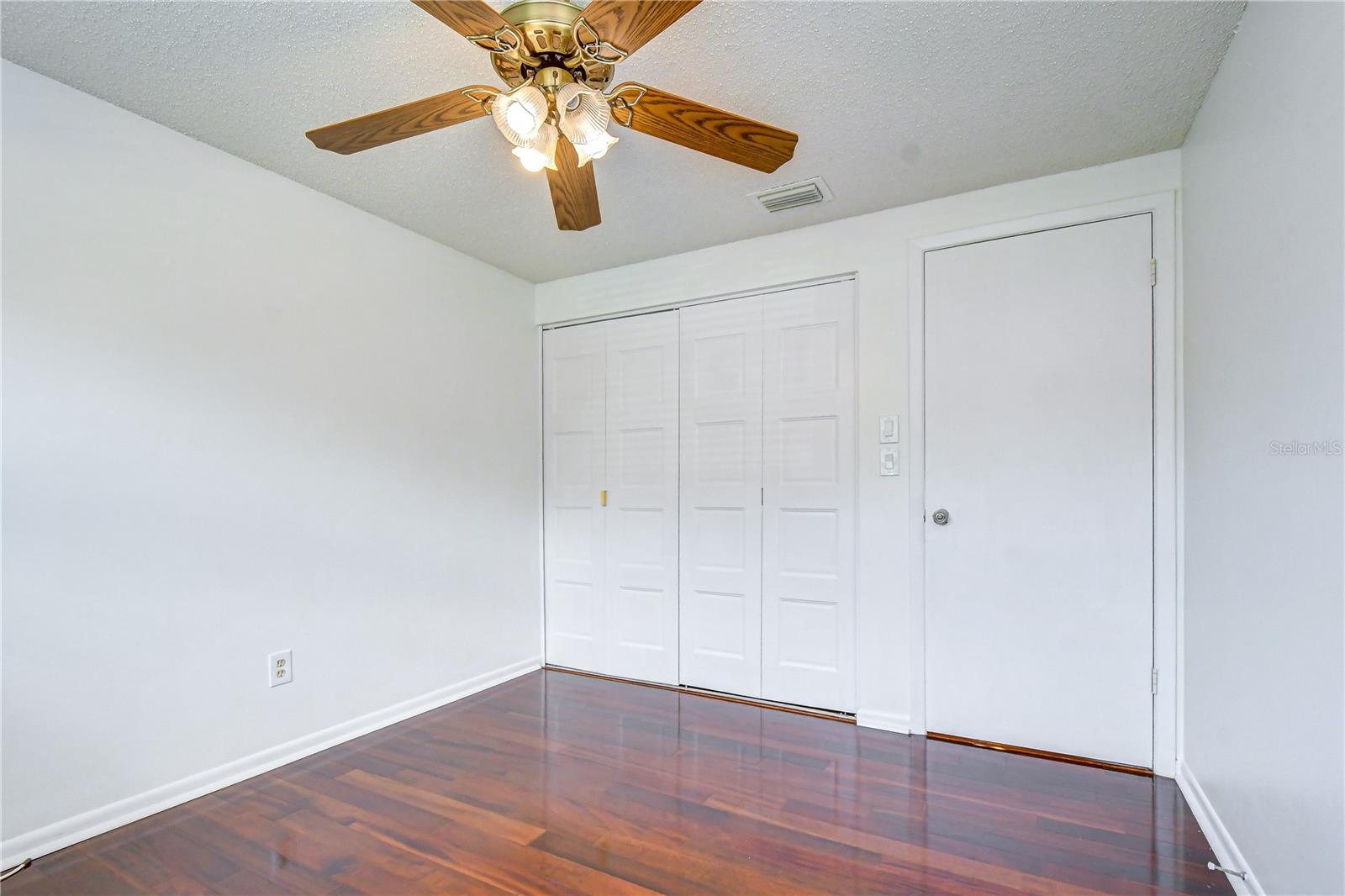 4723 SOUTHBREEZE DR — photo 28