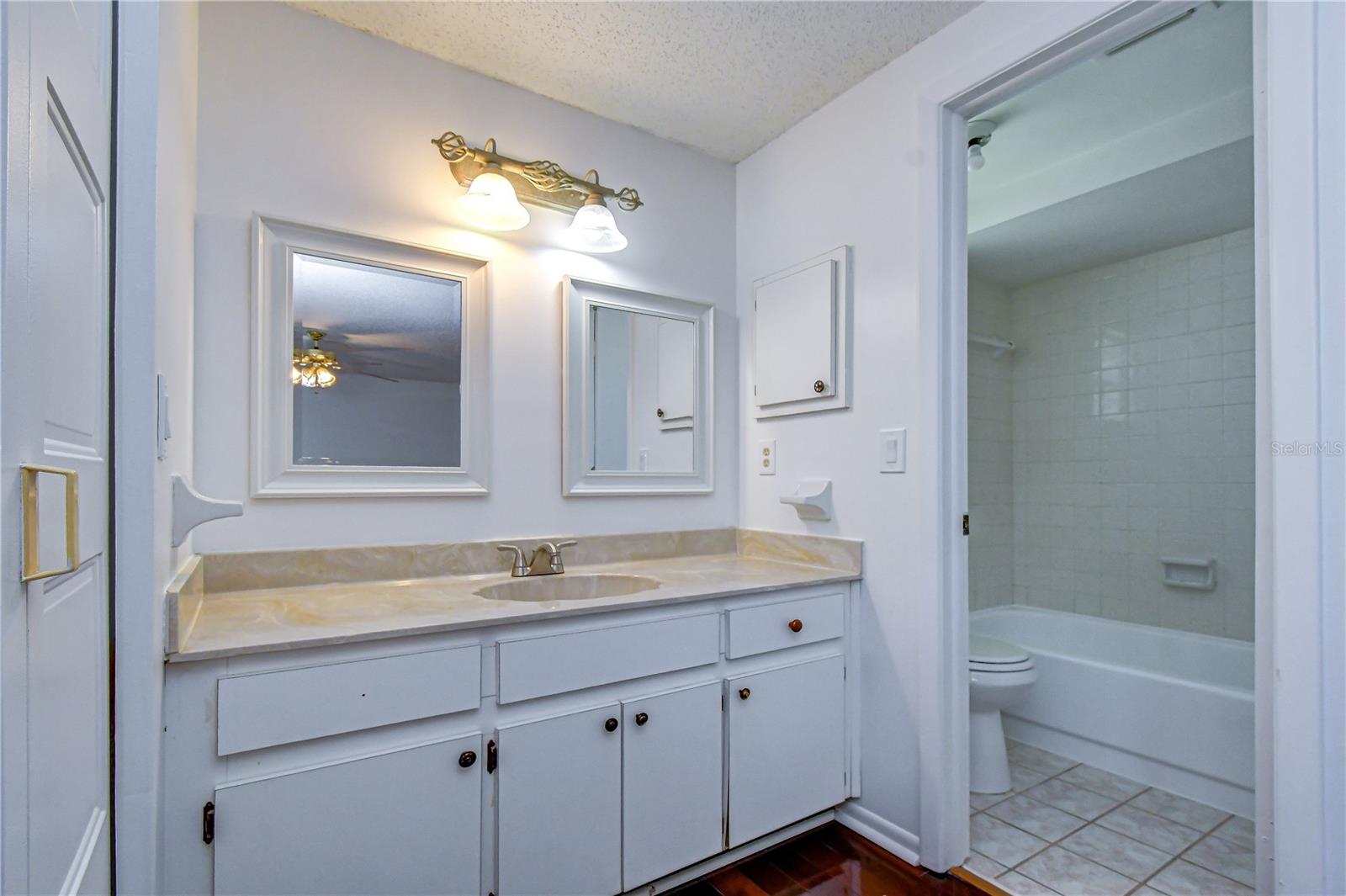 4723 SOUTHBREEZE DR — photo 20