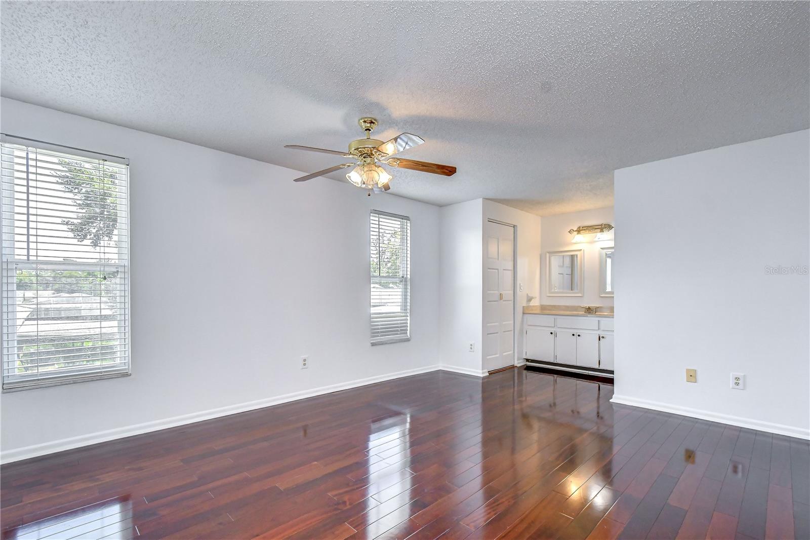 4723 SOUTHBREEZE DR — photo 18