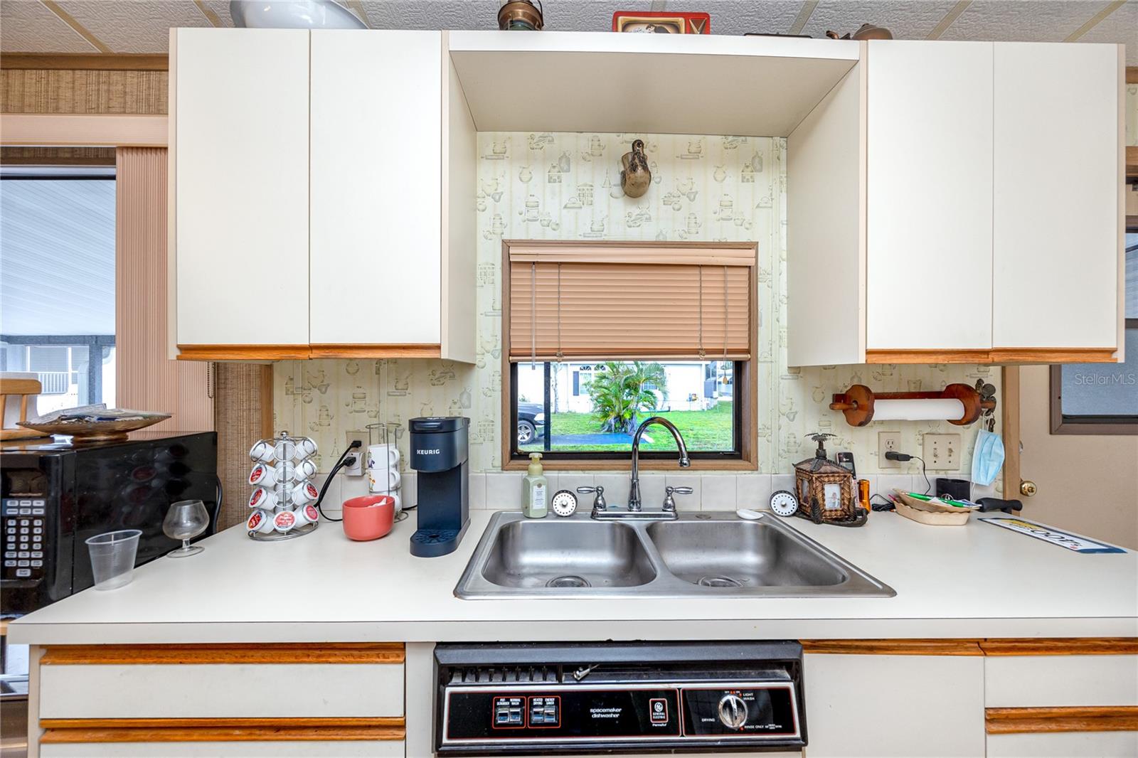 6821 AMERICANA DR NE #106 — photo 17