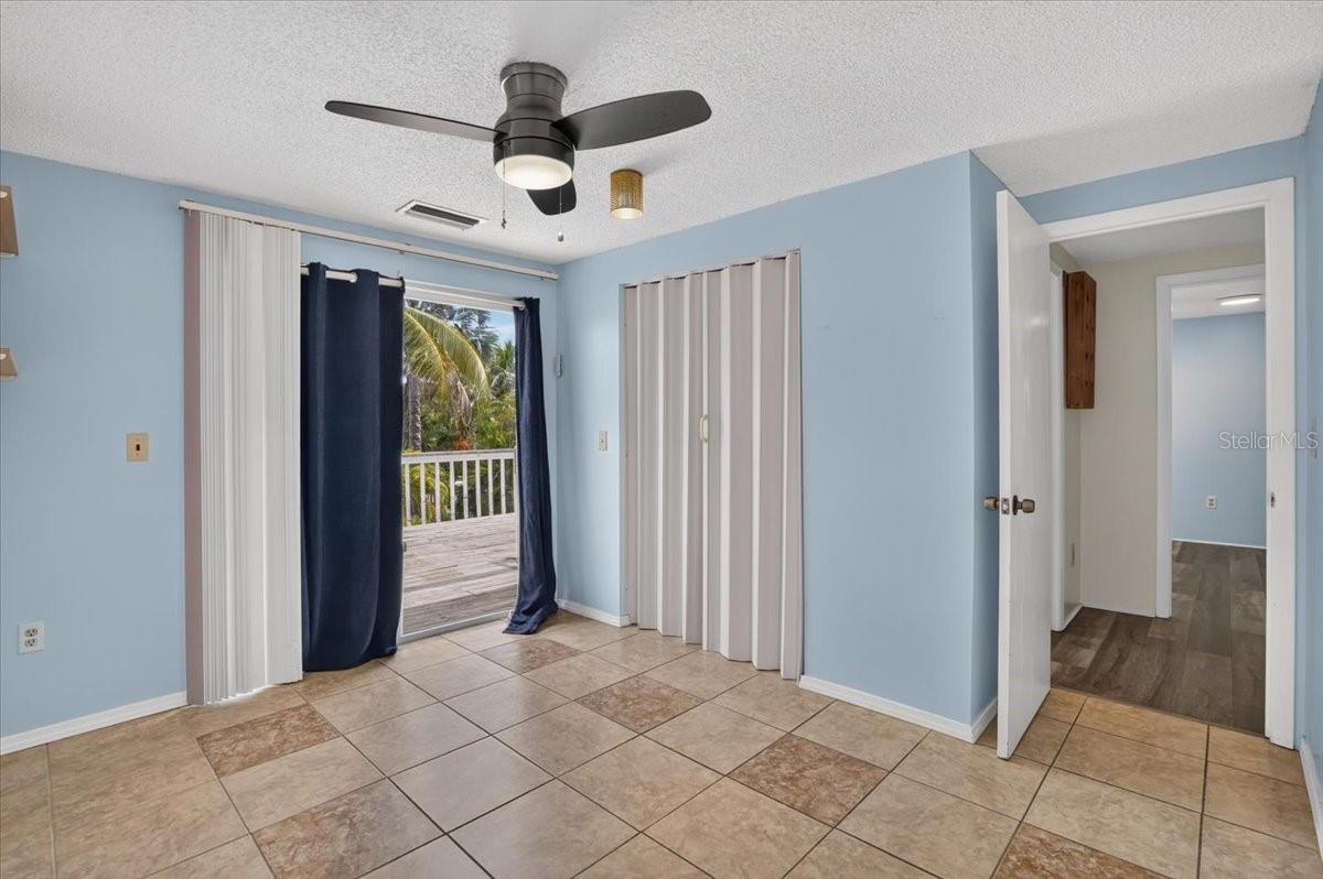 524 SPRING AVE — photo 15