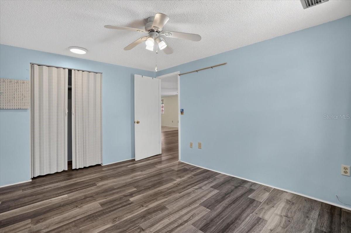 524 SPRING AVE — photo 13