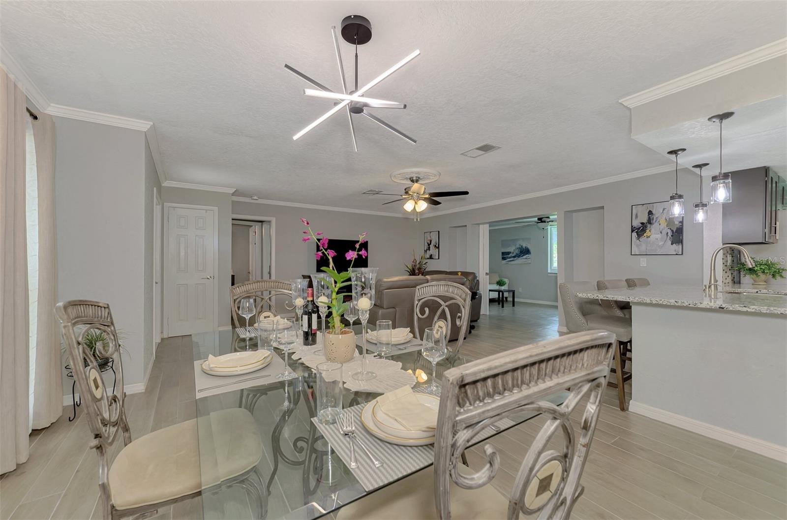 4240 SHAMROCK DR — photo 15