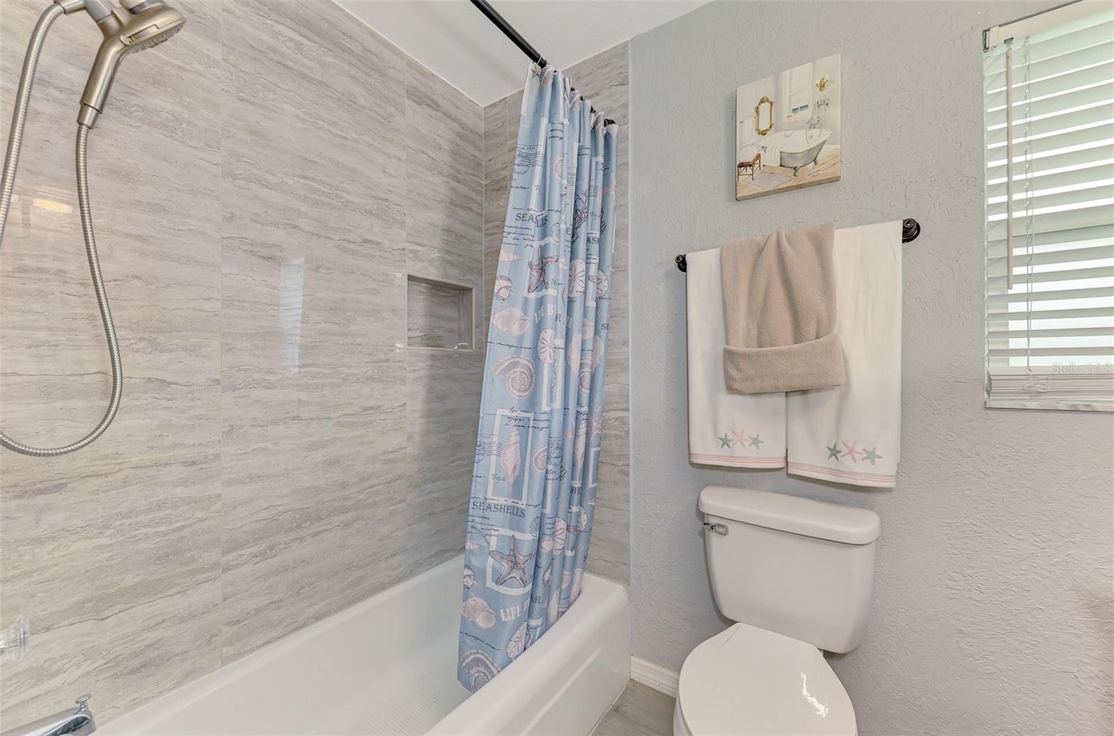4240 SHAMROCK DR — photo 39