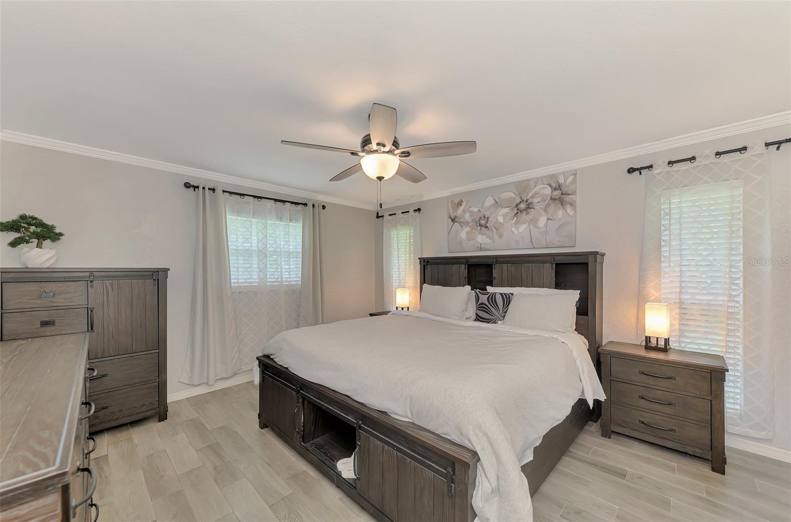 4240 SHAMROCK DR — photo 29