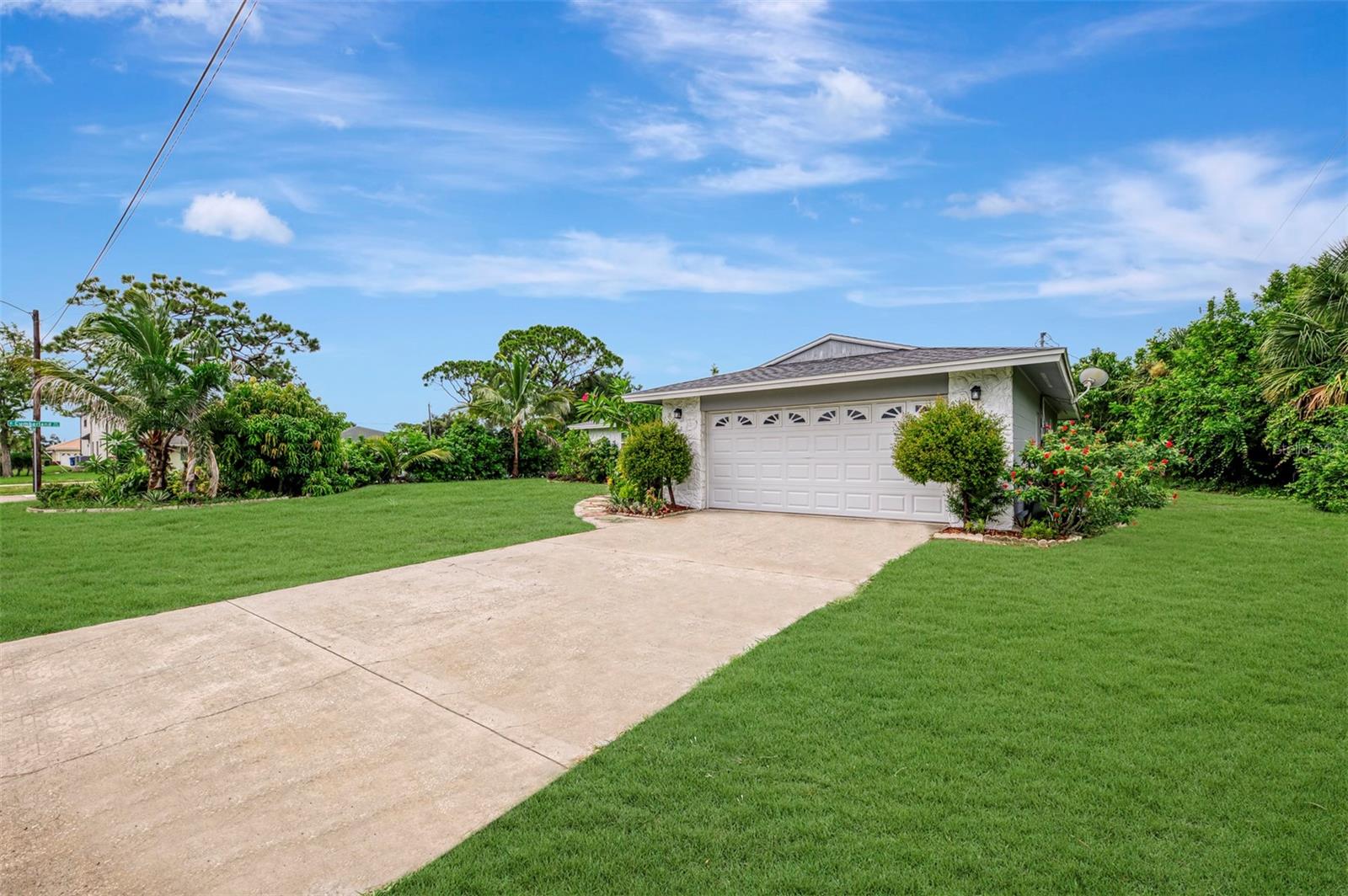 4240 SHAMROCK DR — photo 4