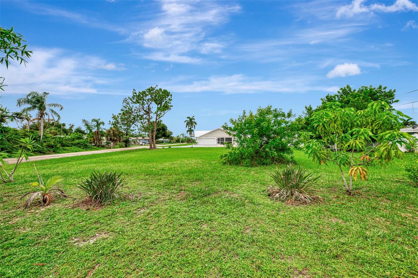 4240 SHAMROCK DR — photo 41